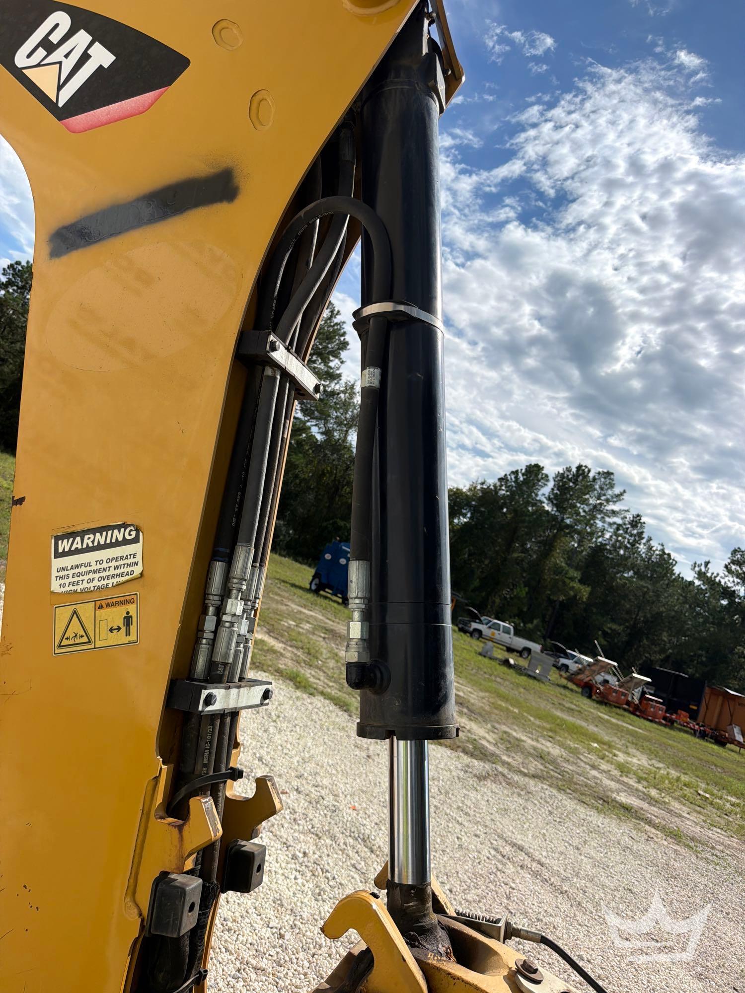 Caterpillar 420F2