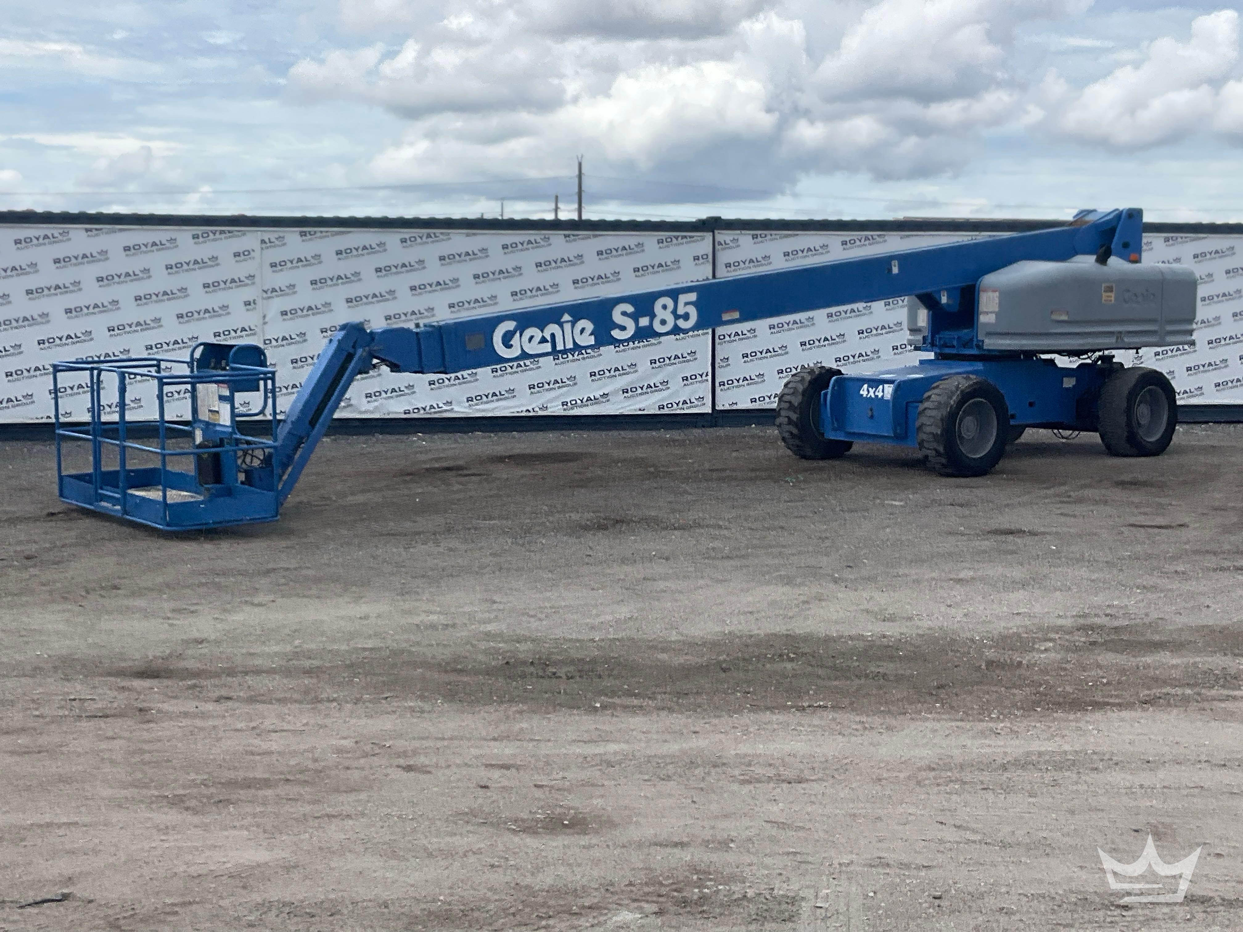 Photo of 2005 Genie S-85