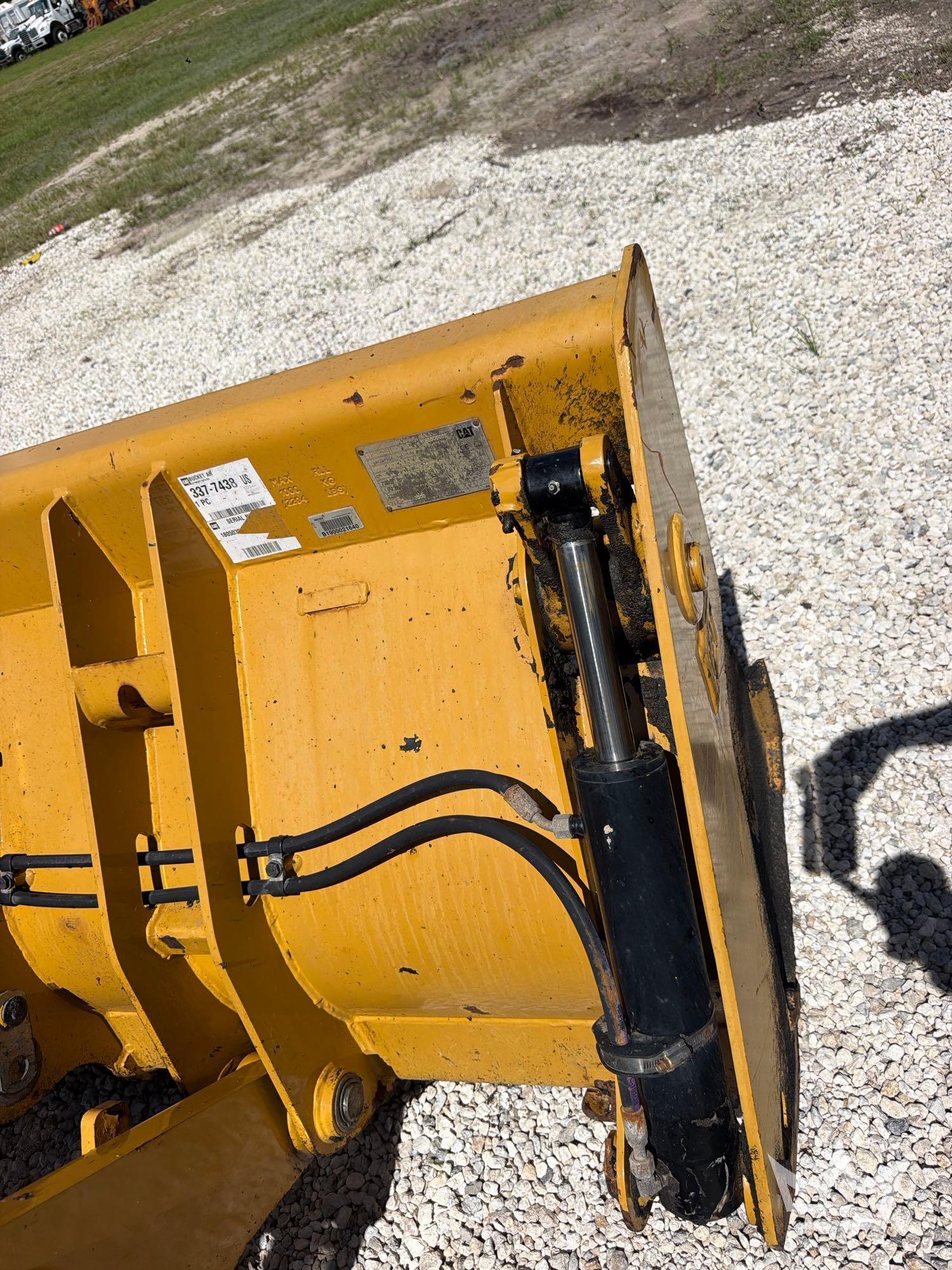 2018 Caterpillar 420F2