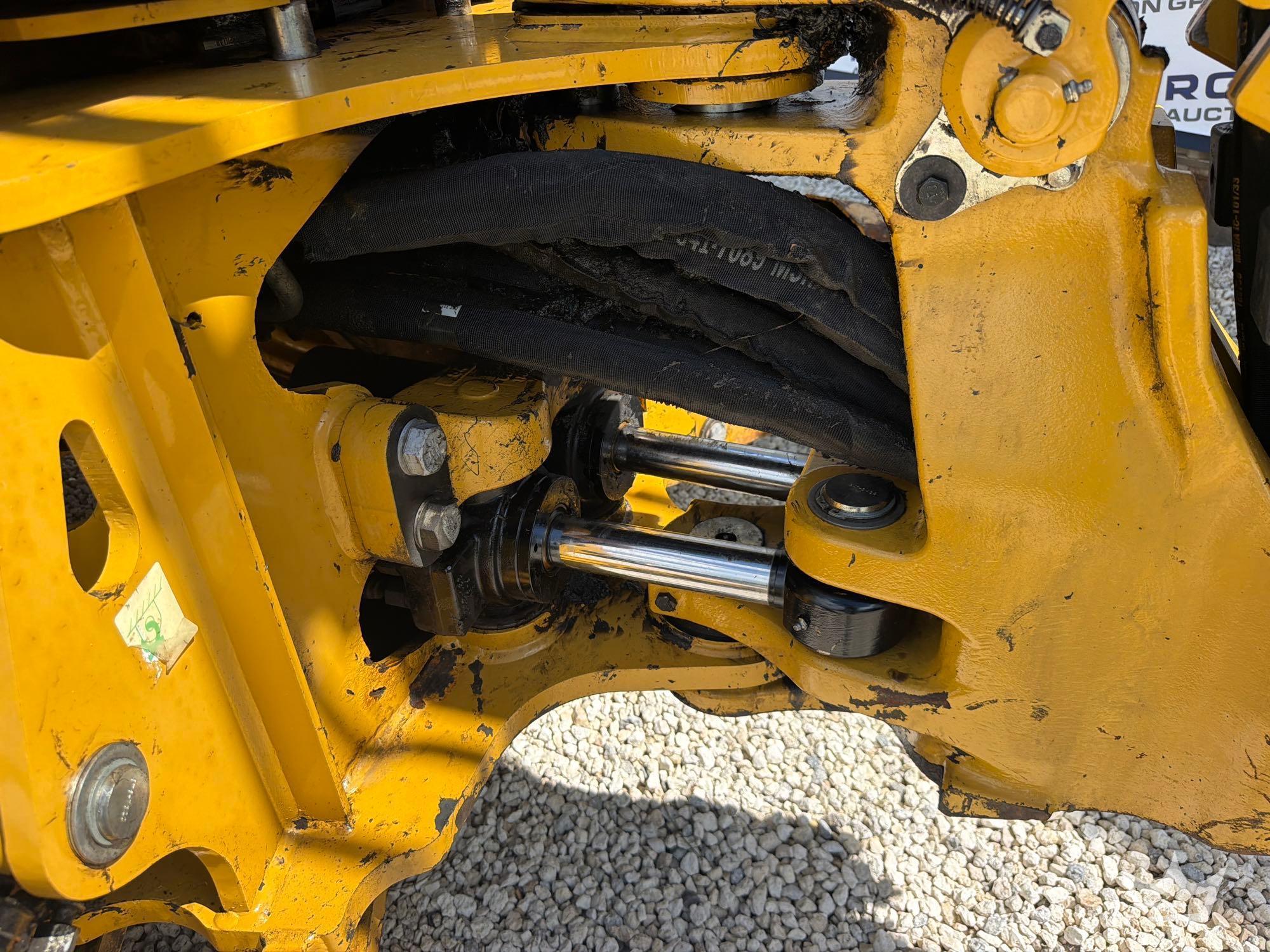 2018 Caterpillar 420F2