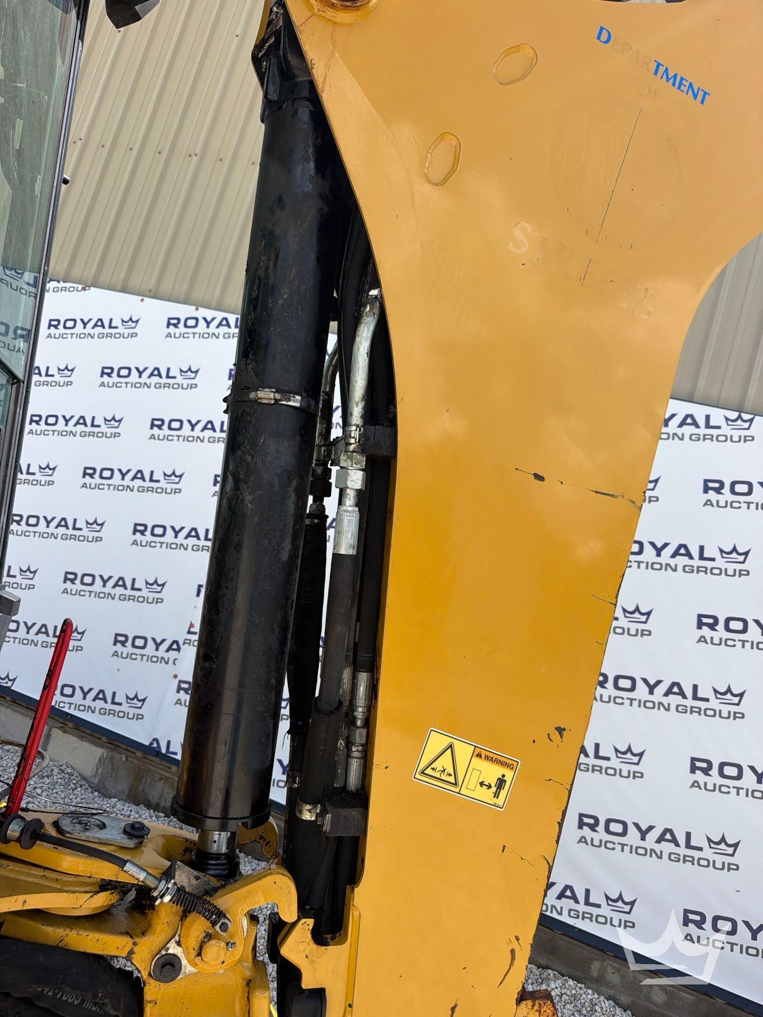 2018 Caterpillar 420F2