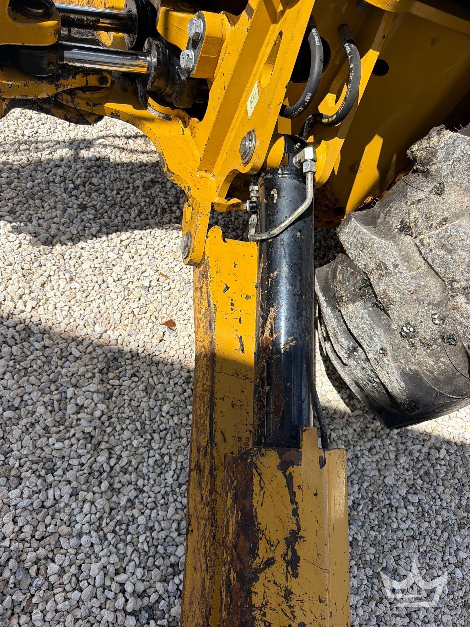 2018 Caterpillar 420F2