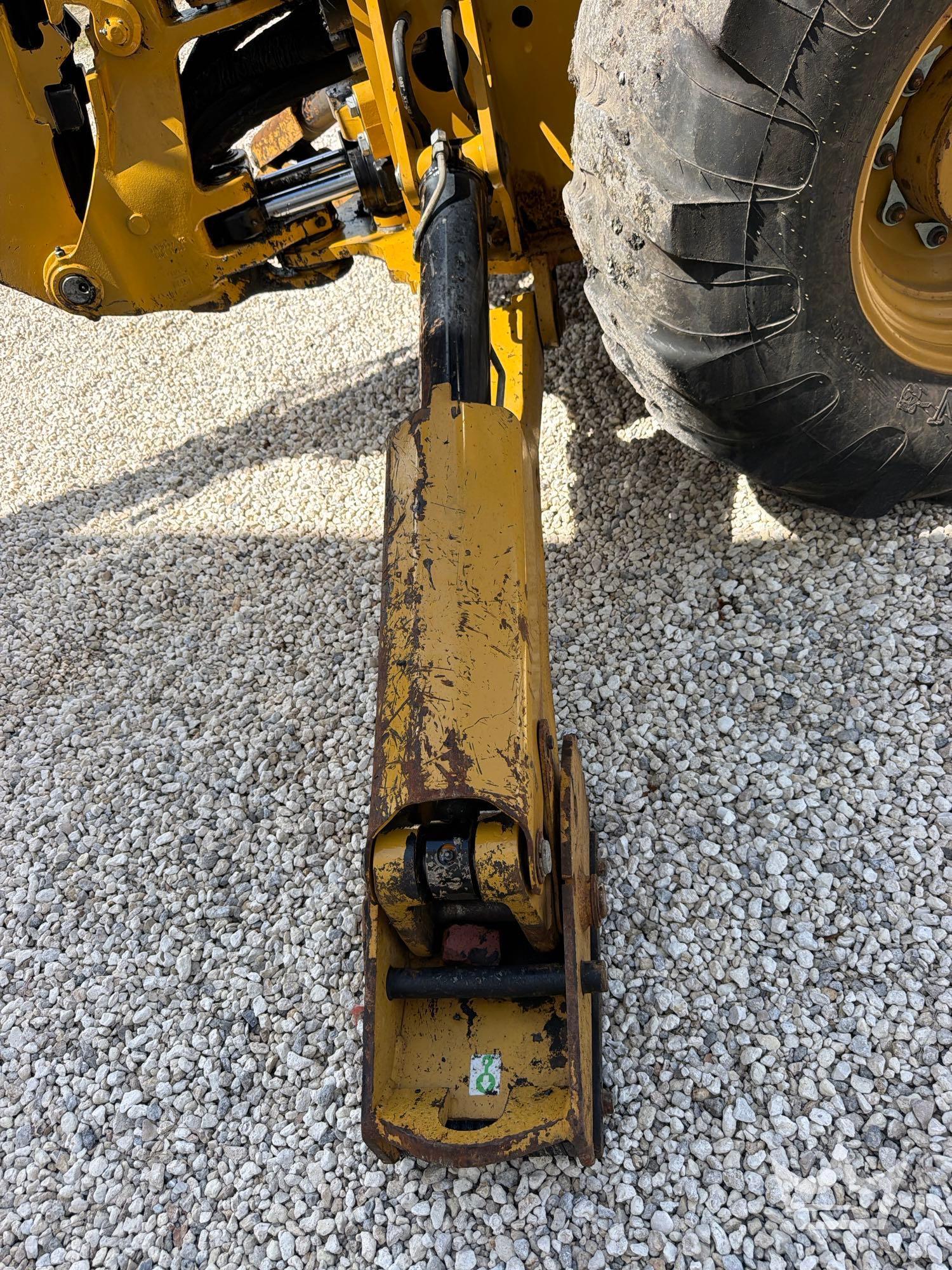 2018 Caterpillar 420F2