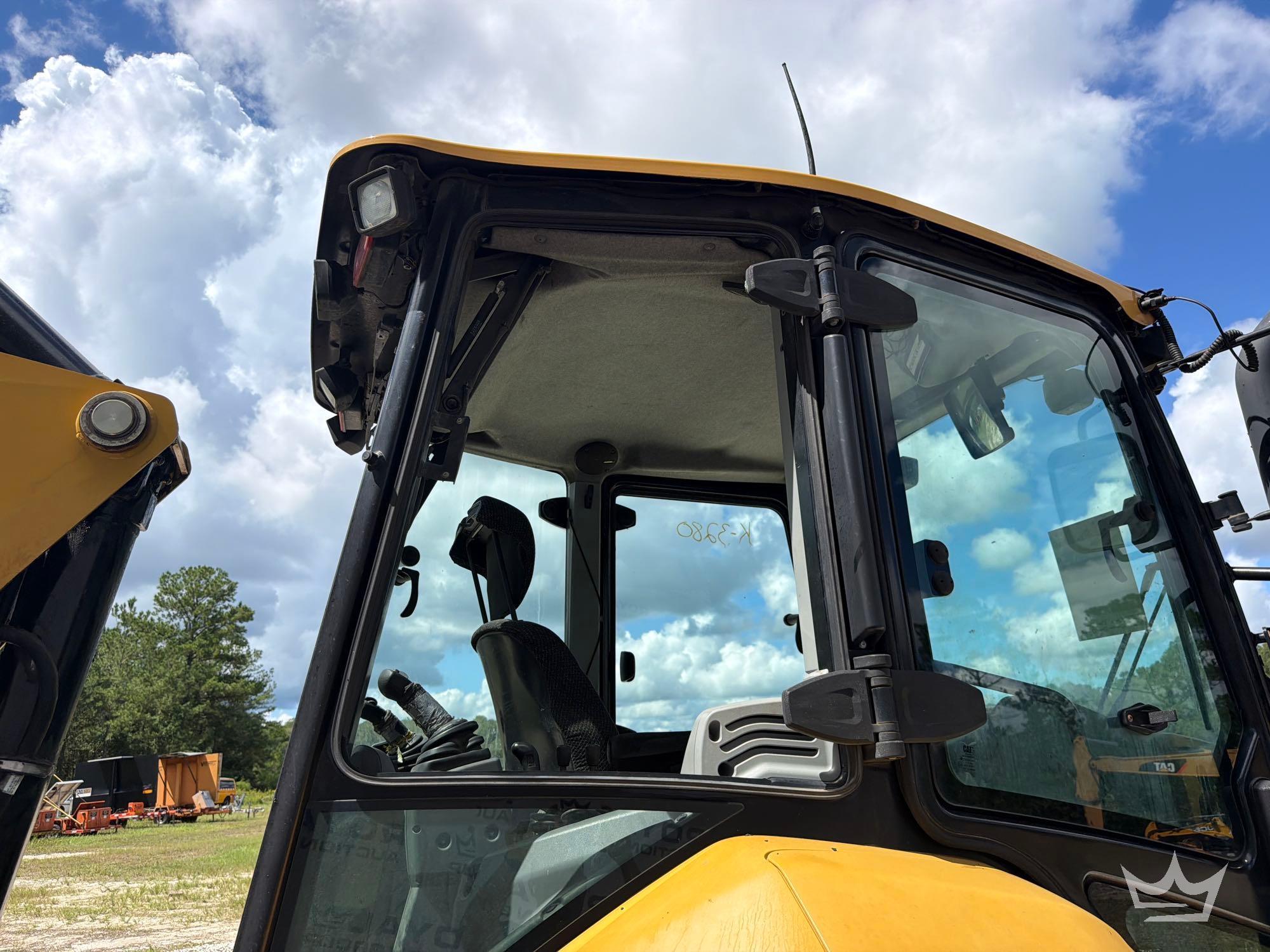 2018 Caterpillar 420F2