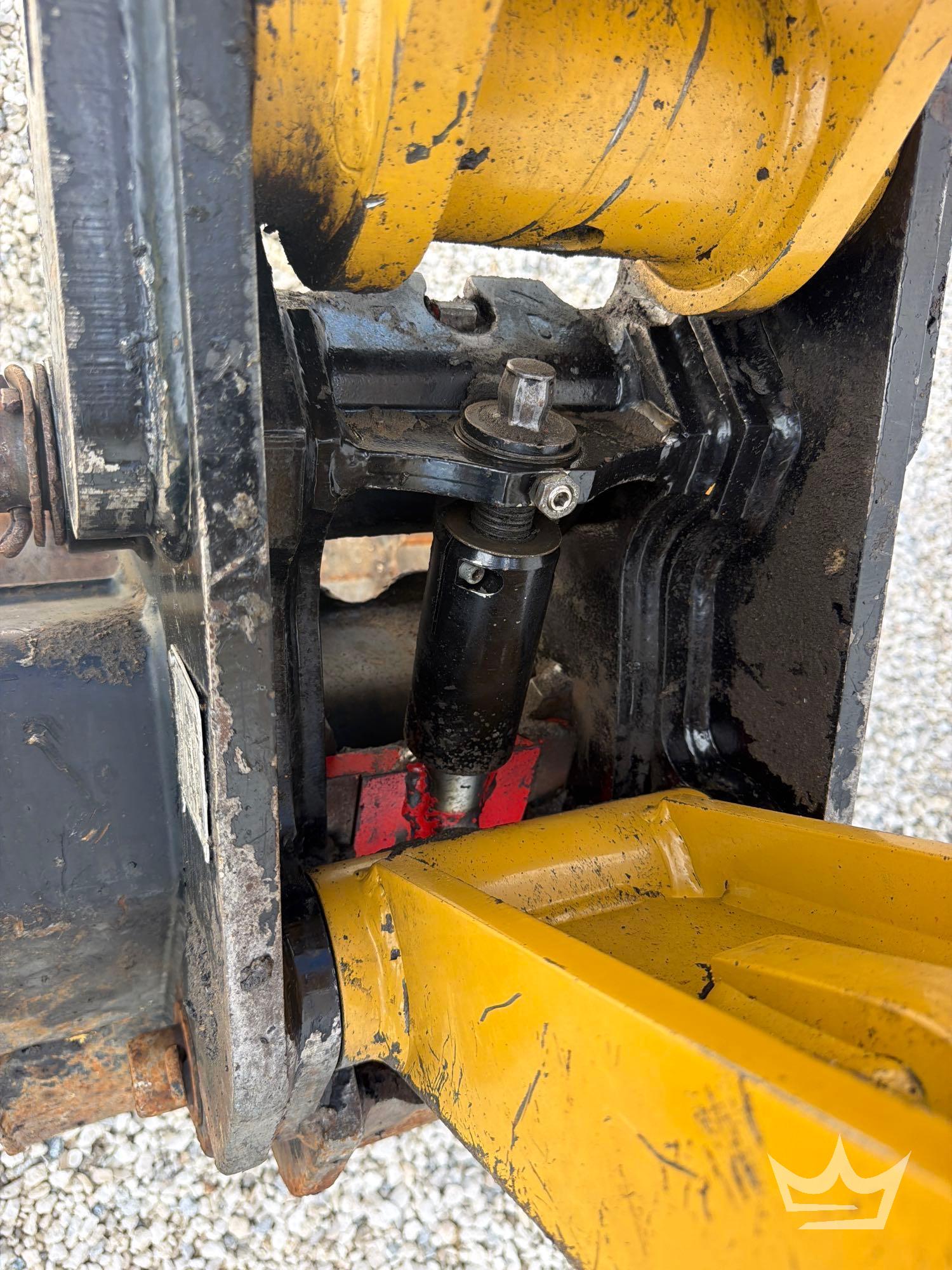 2018 Caterpillar 420F2