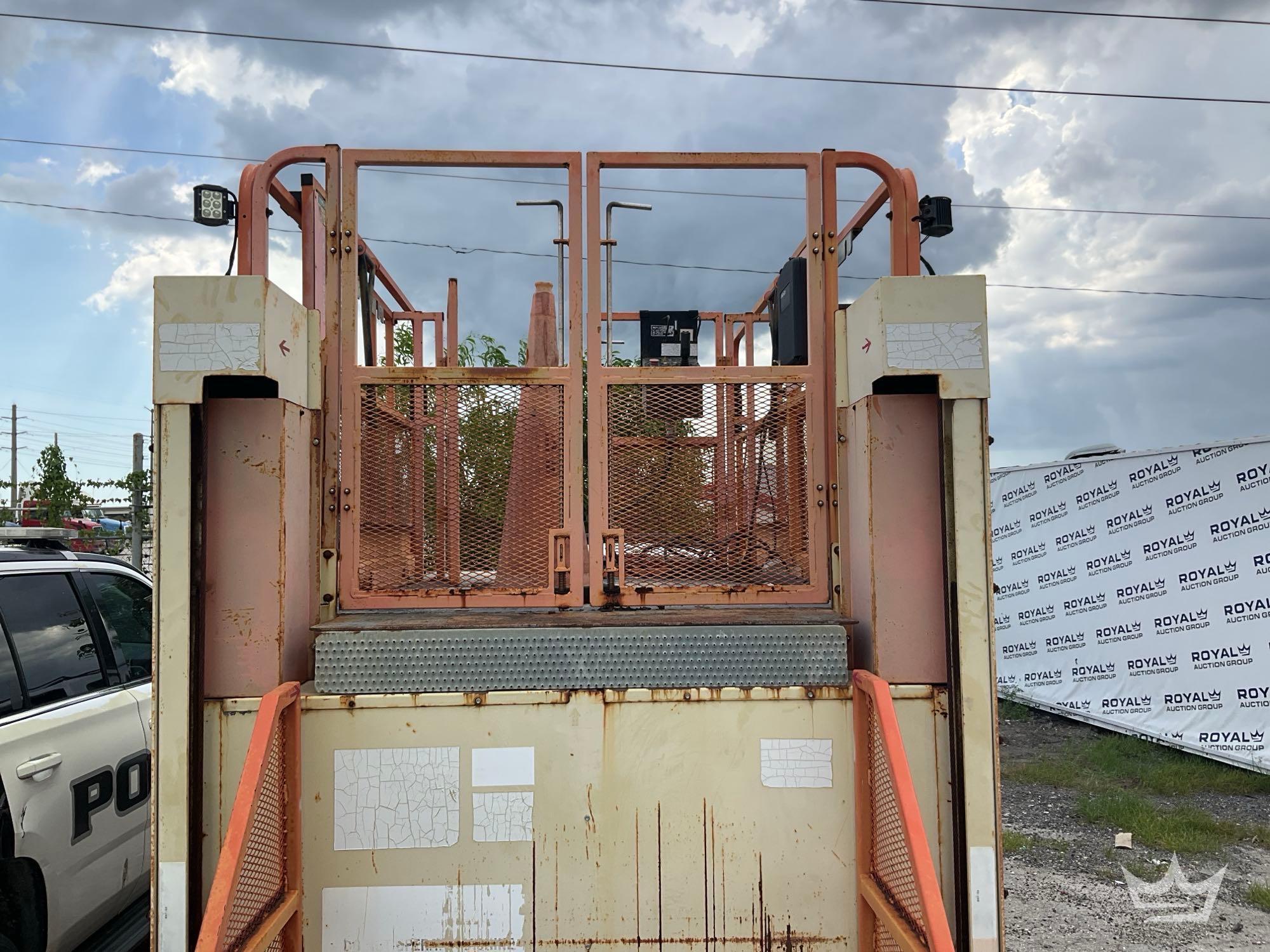 2009 JLG 3369LE