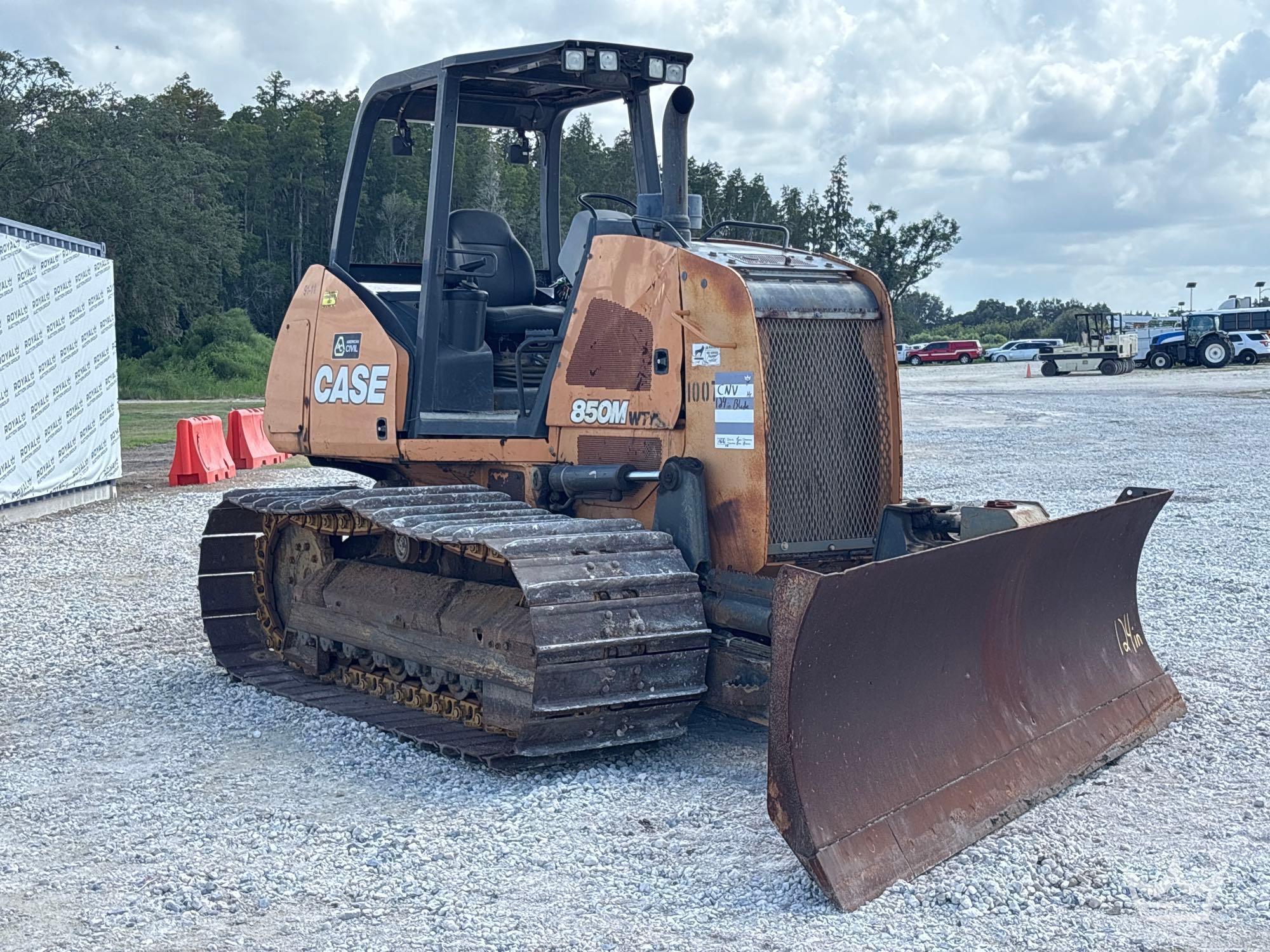 2020 Case 850M
