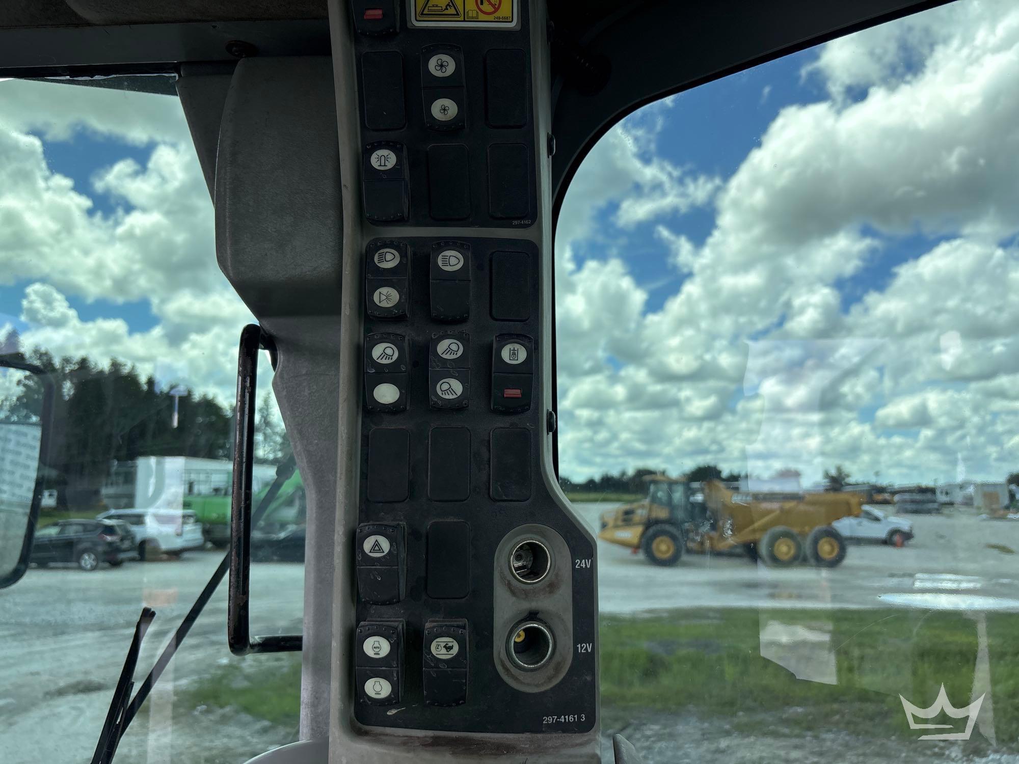 2011 Caterpillar 12M