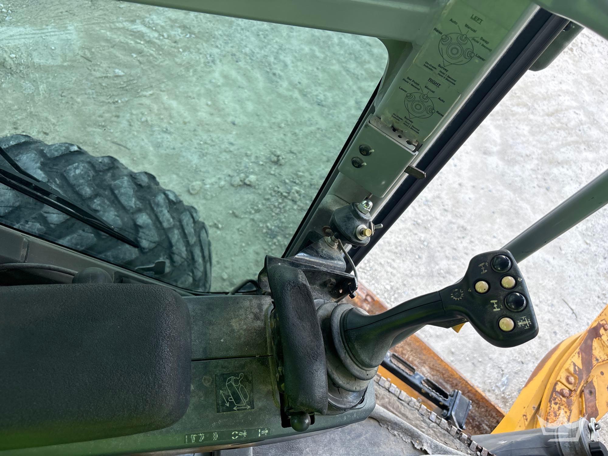 2011 Caterpillar 12M