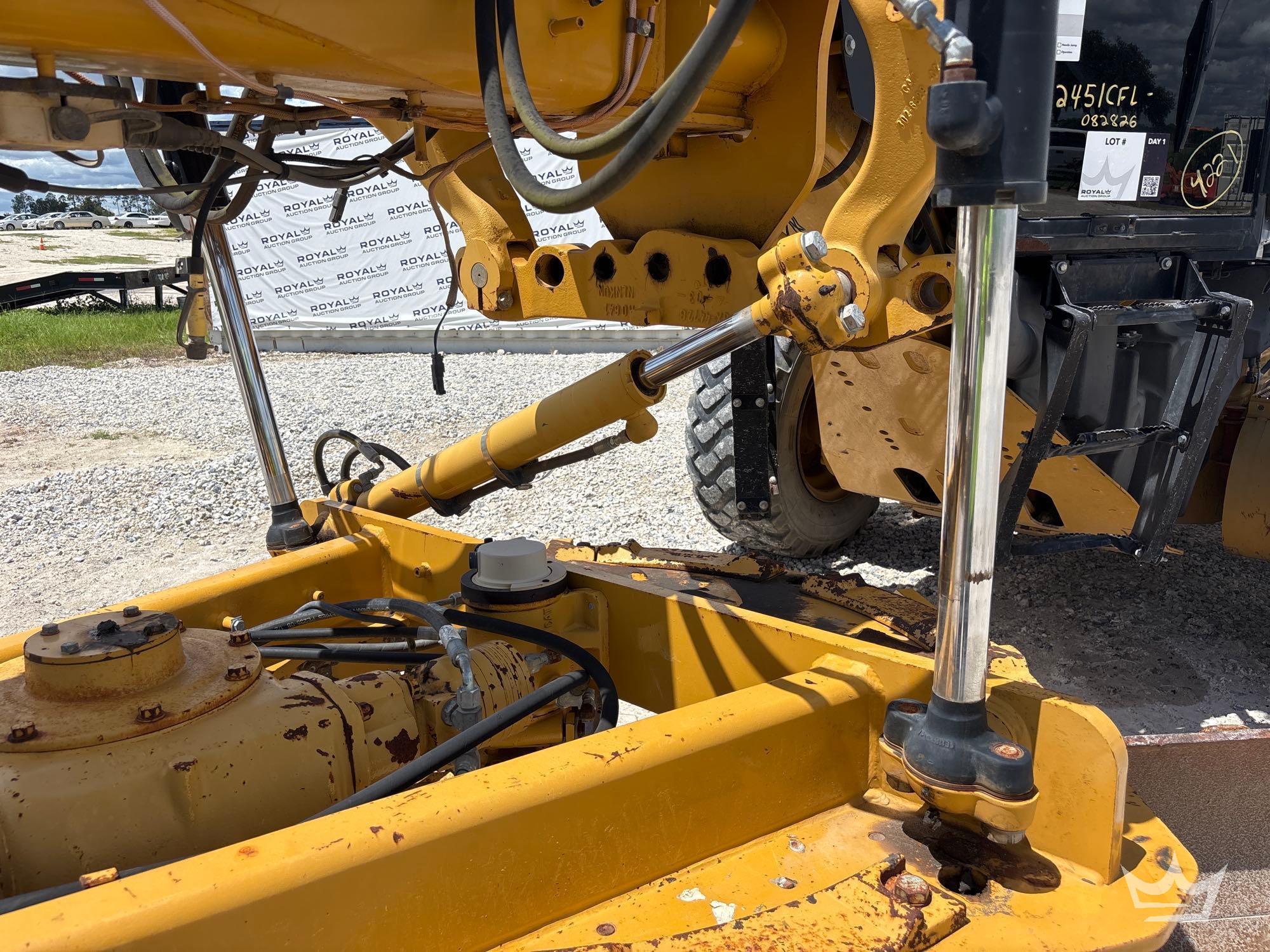 2011 Caterpillar 12M