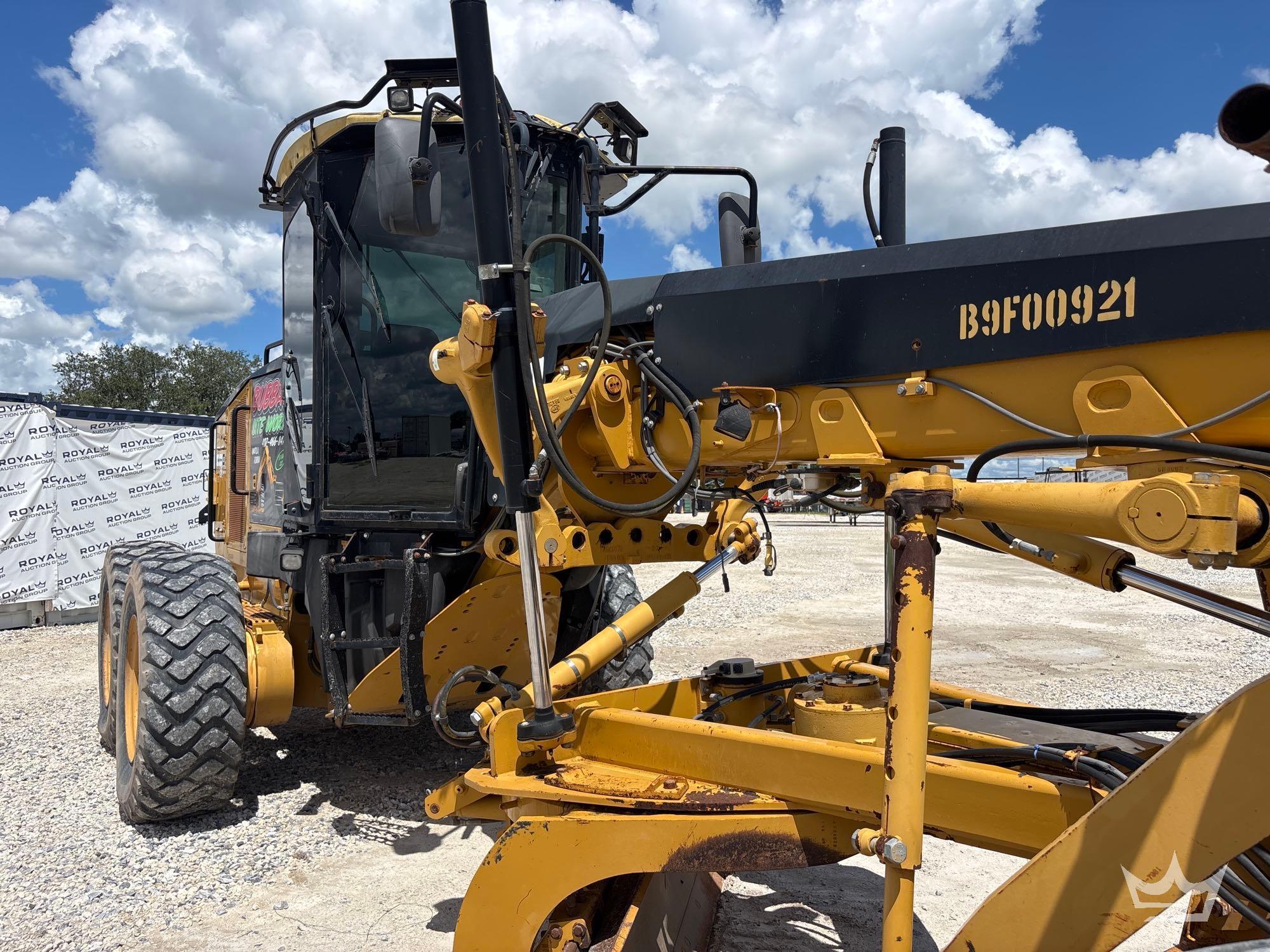 2011 Caterpillar 12M