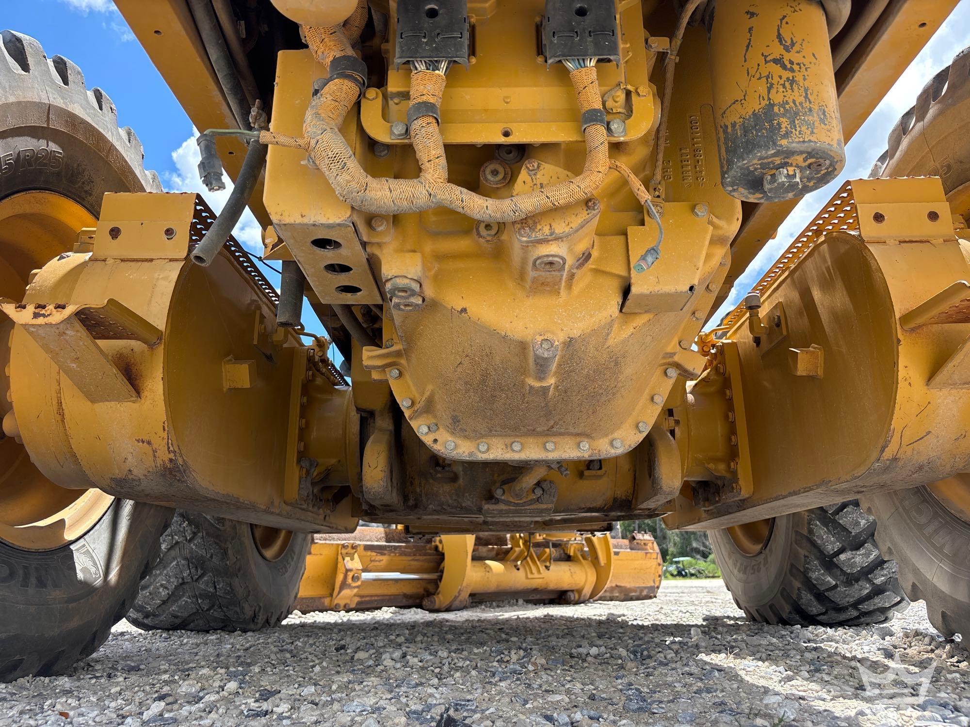 2011 Caterpillar 12M