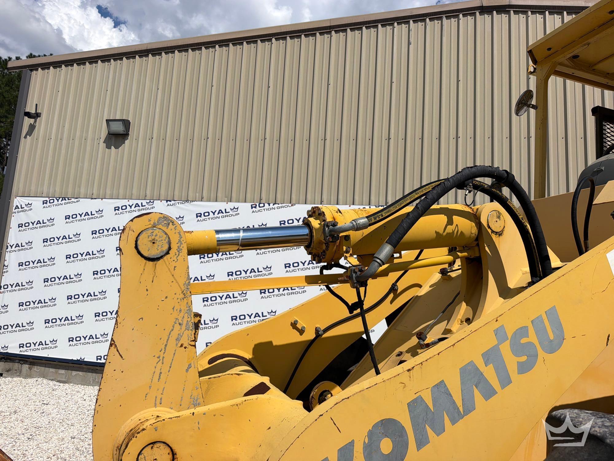 2013 Komatsu WA320