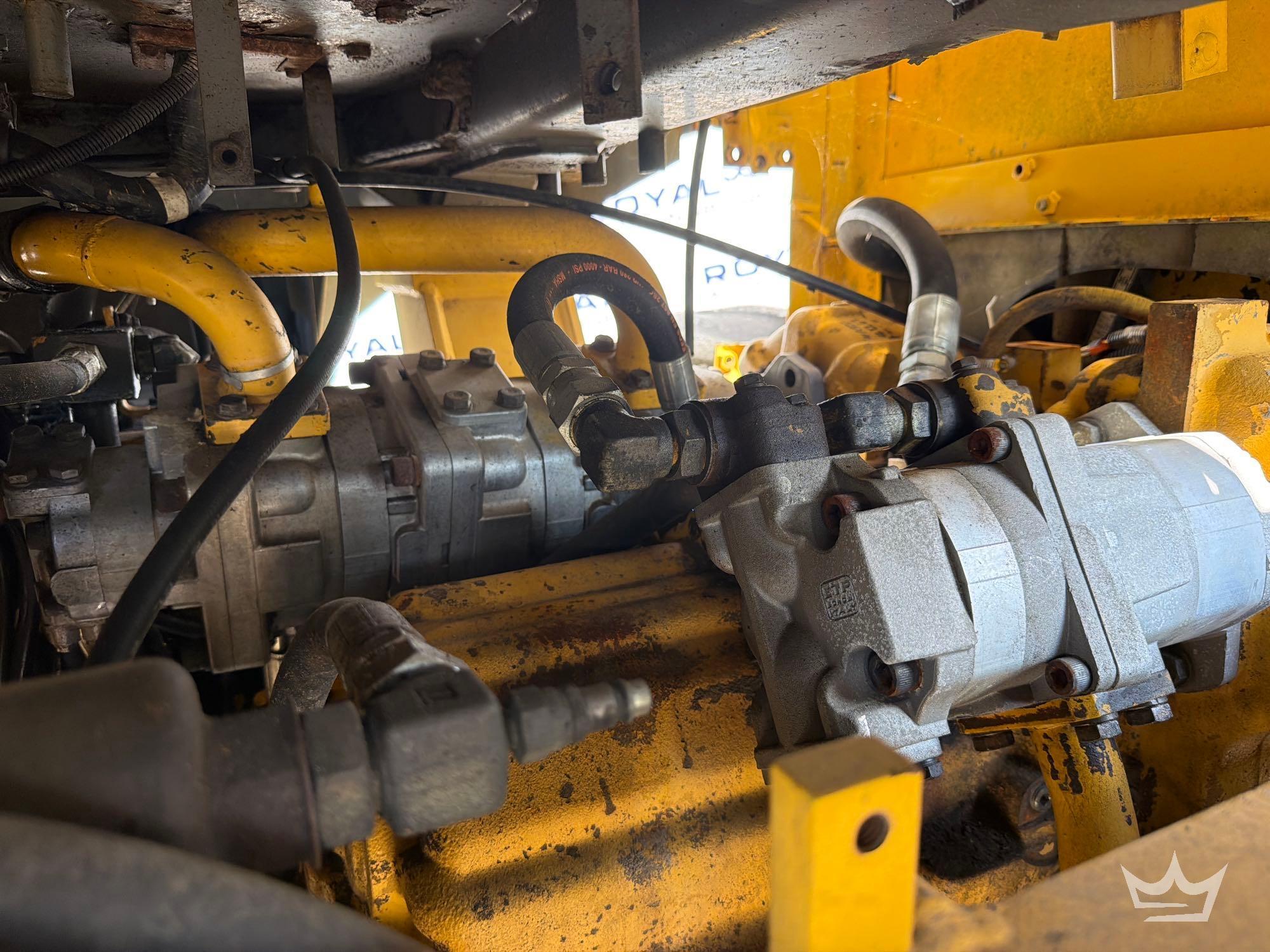 2013 Komatsu WA320