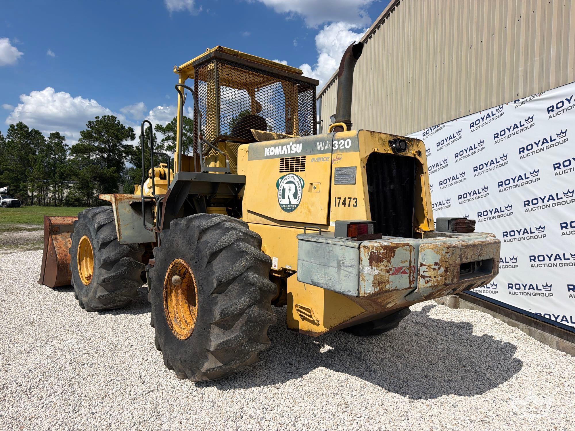 2013 Komatsu WA320