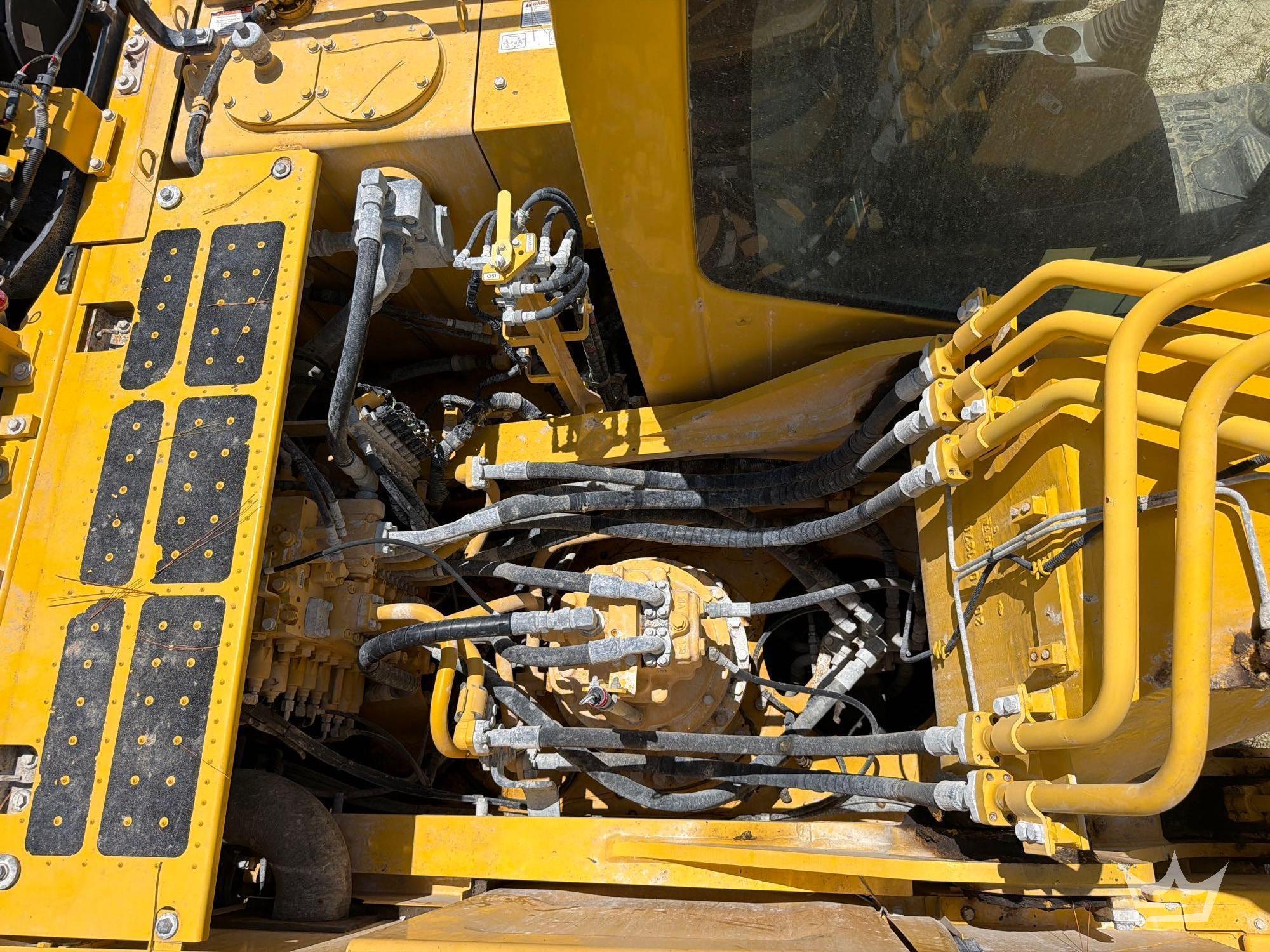 2020 Komatsu PC360LC