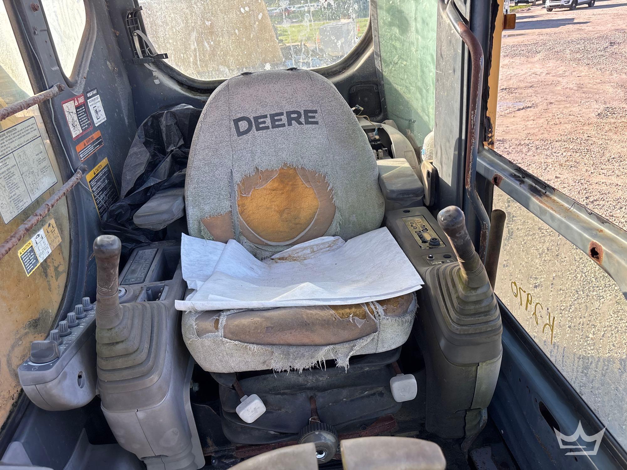 John Deere 330C