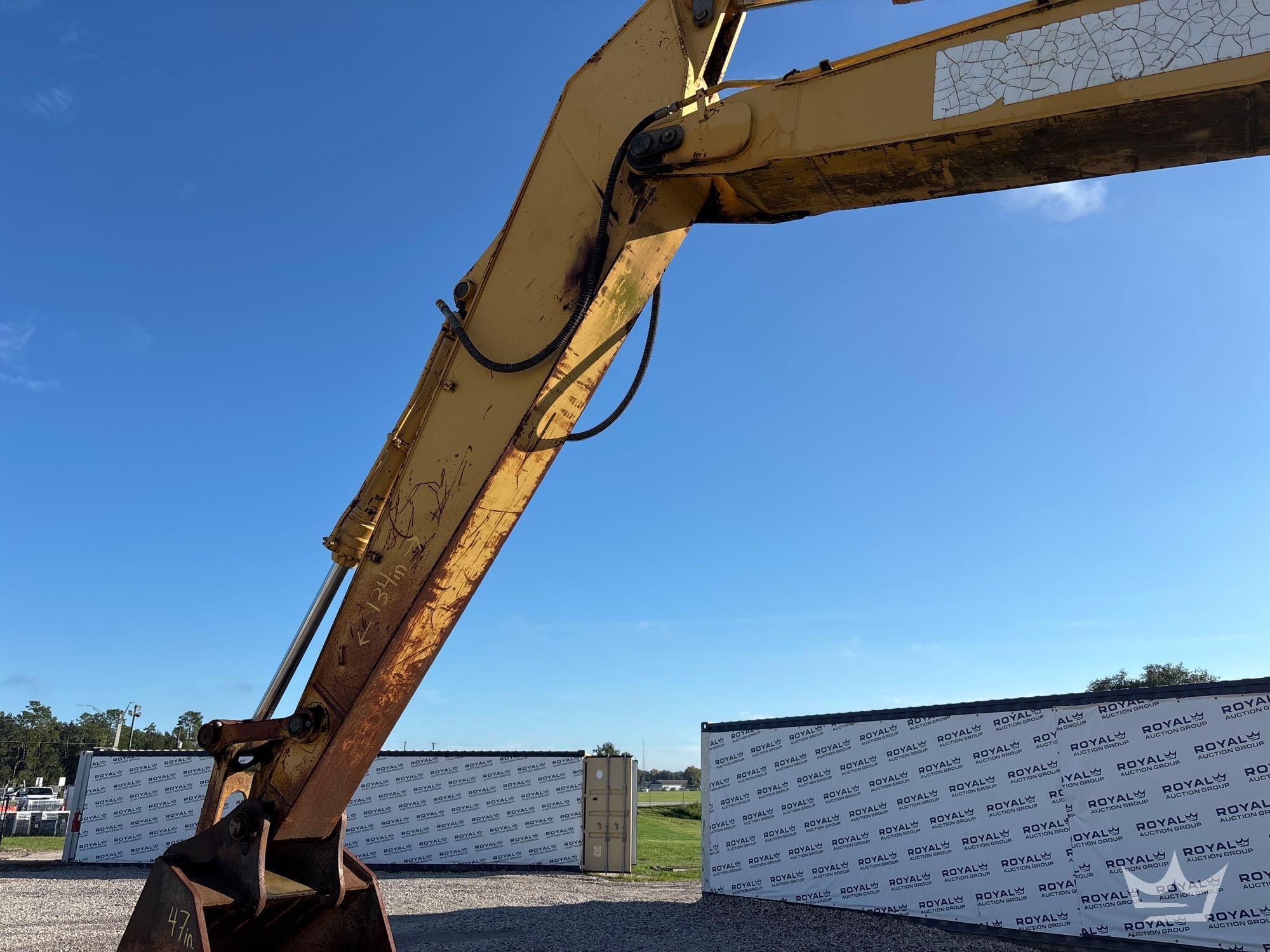 John Deere 330C