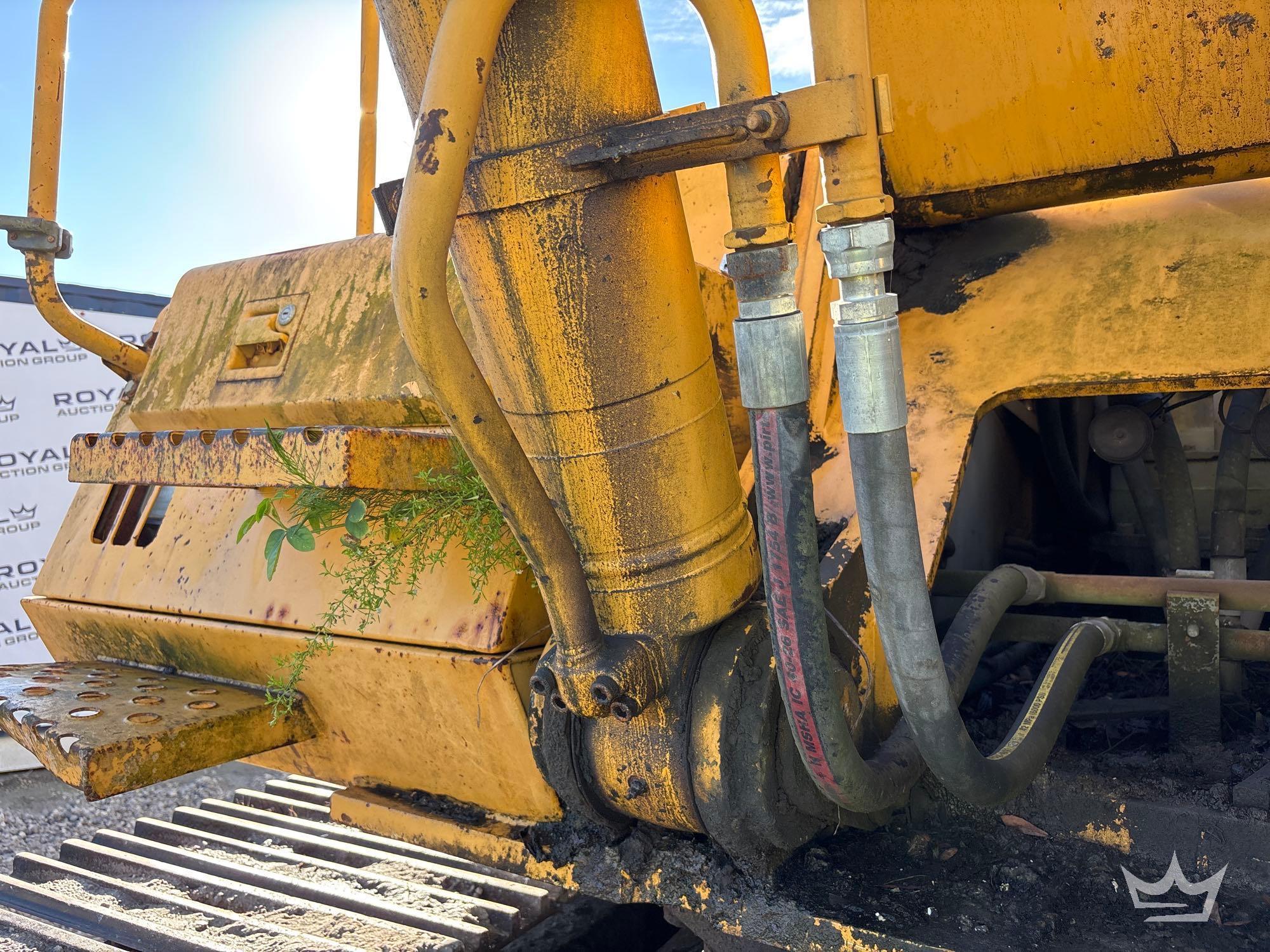 John Deere 330C