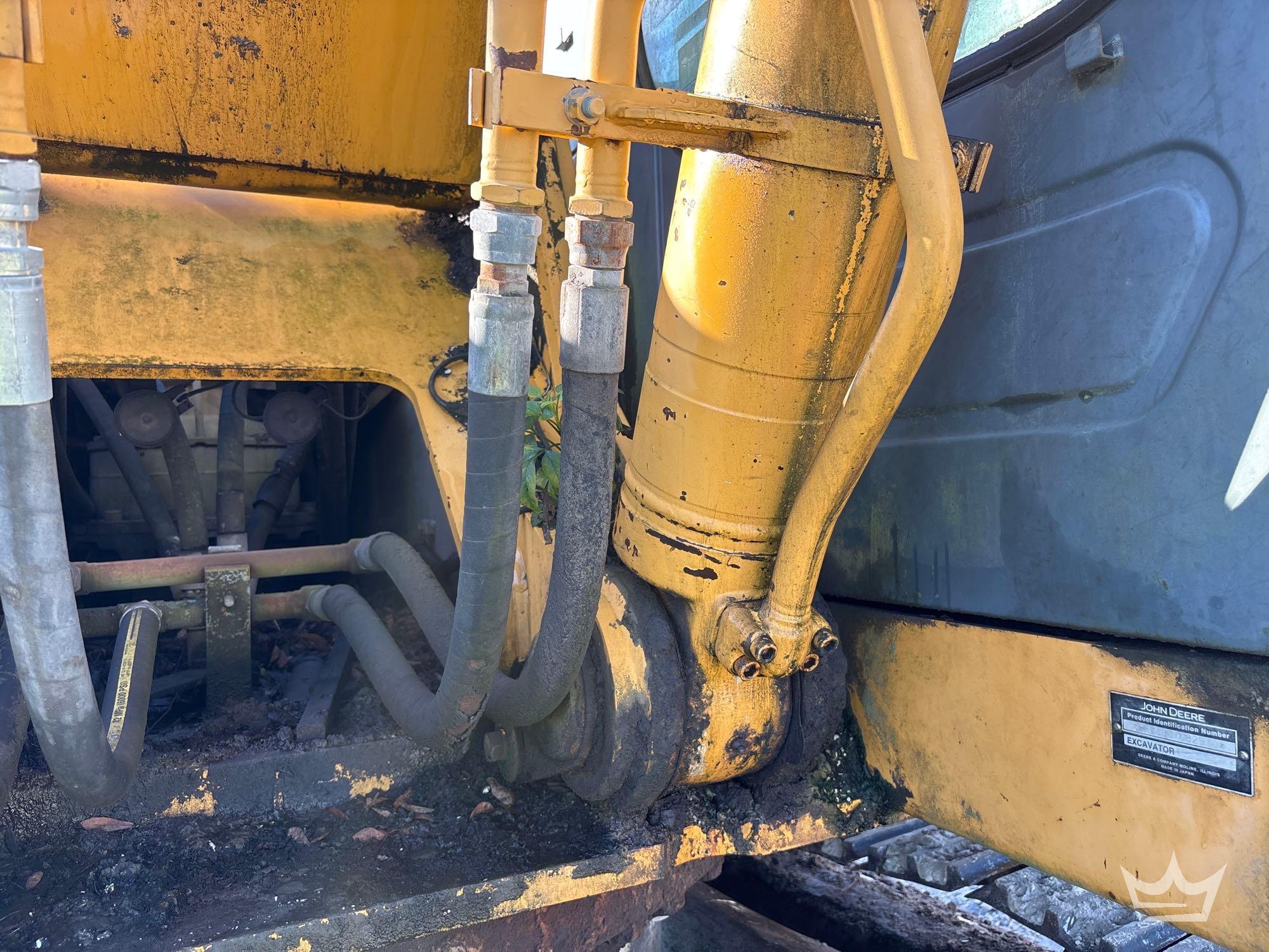 John Deere 330C