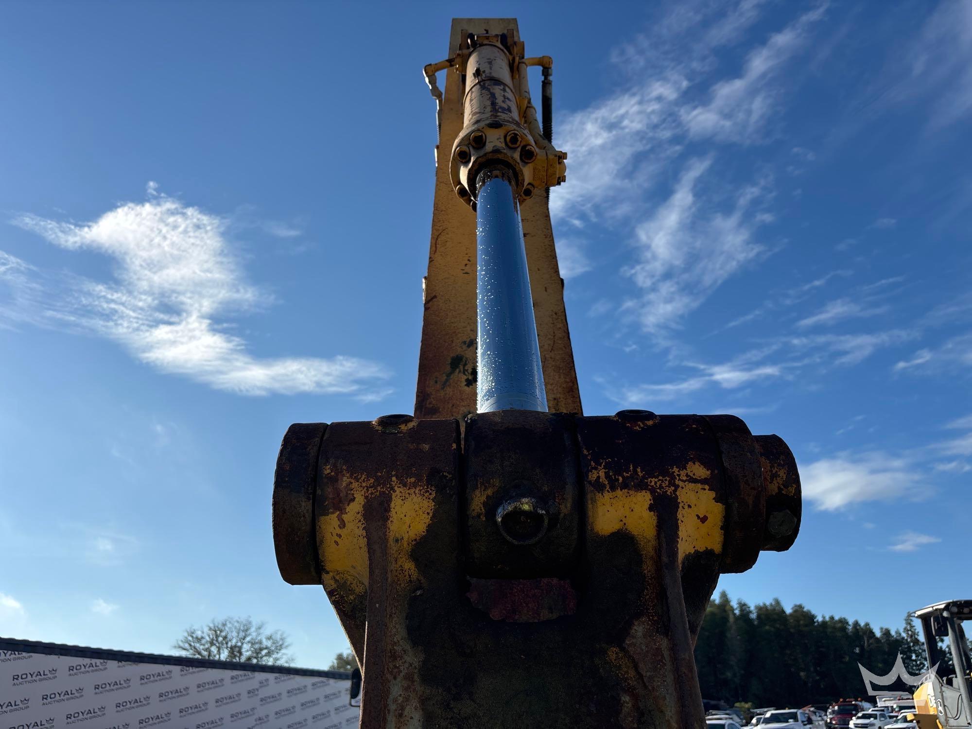 John Deere 330C
