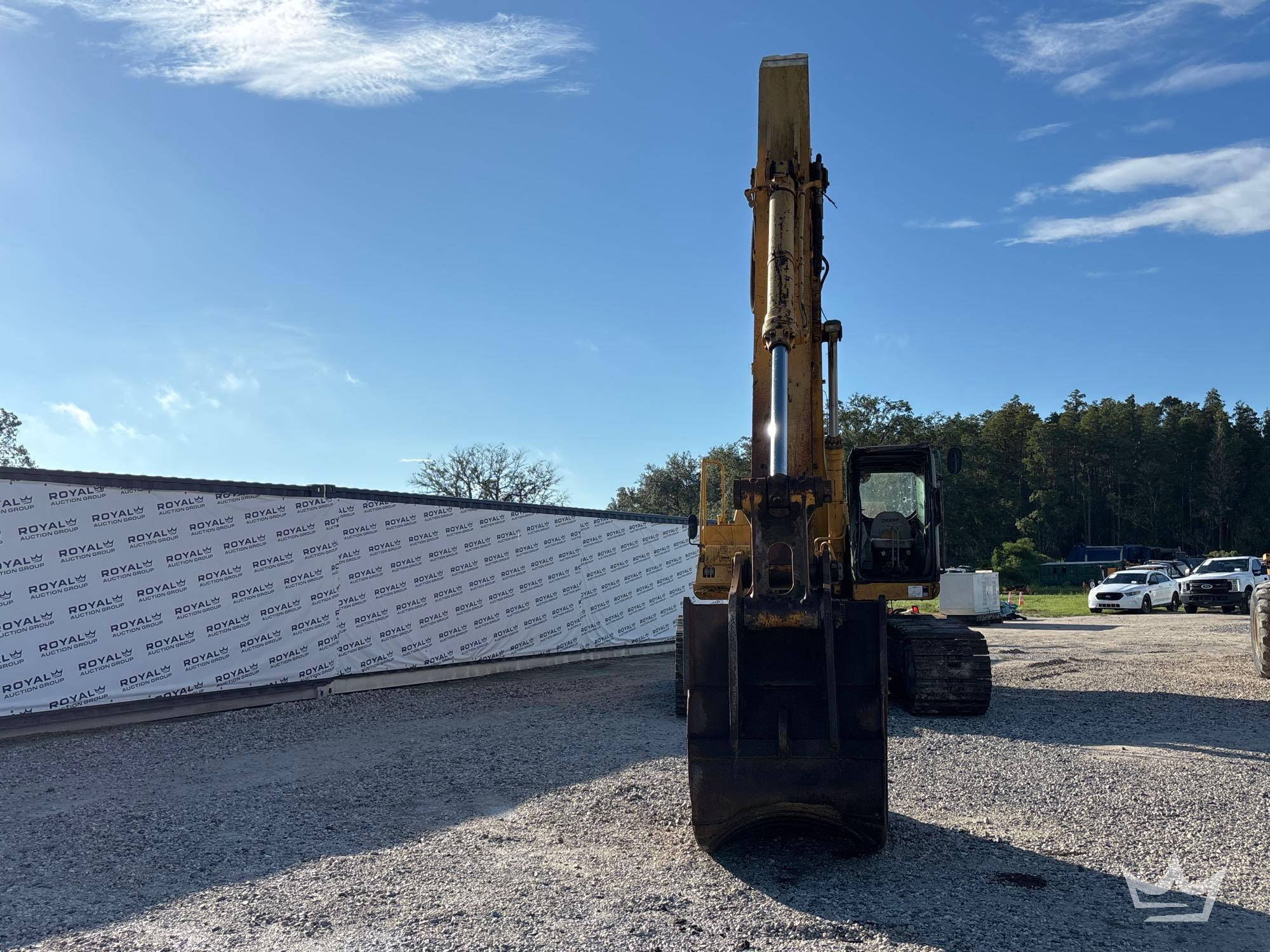 John Deere 330C