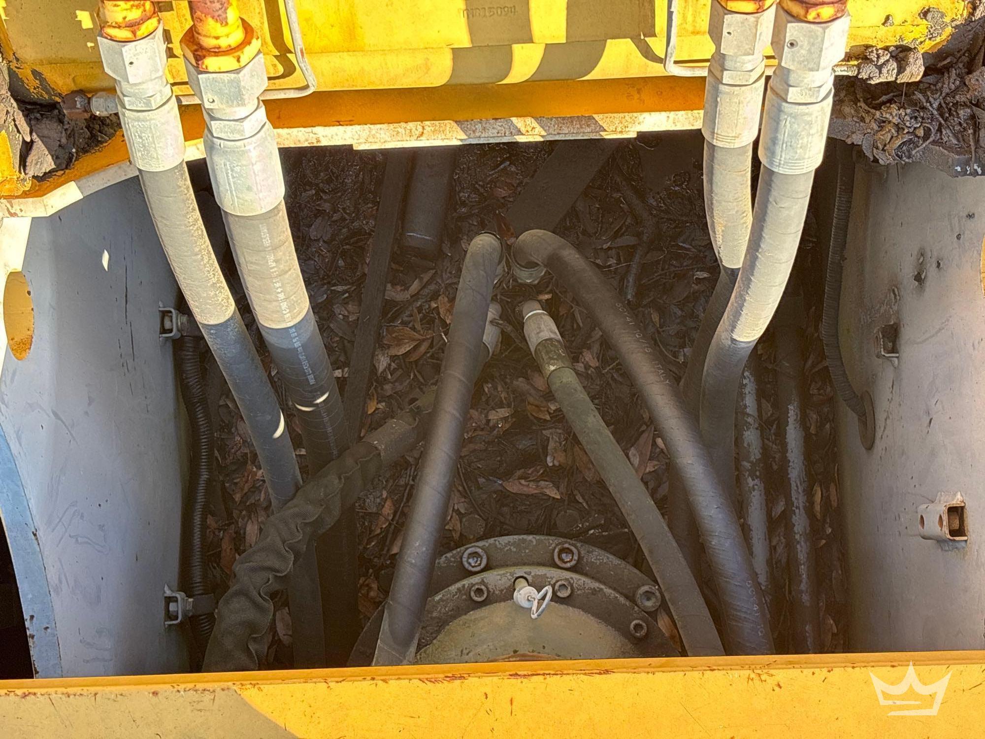 John Deere 330C