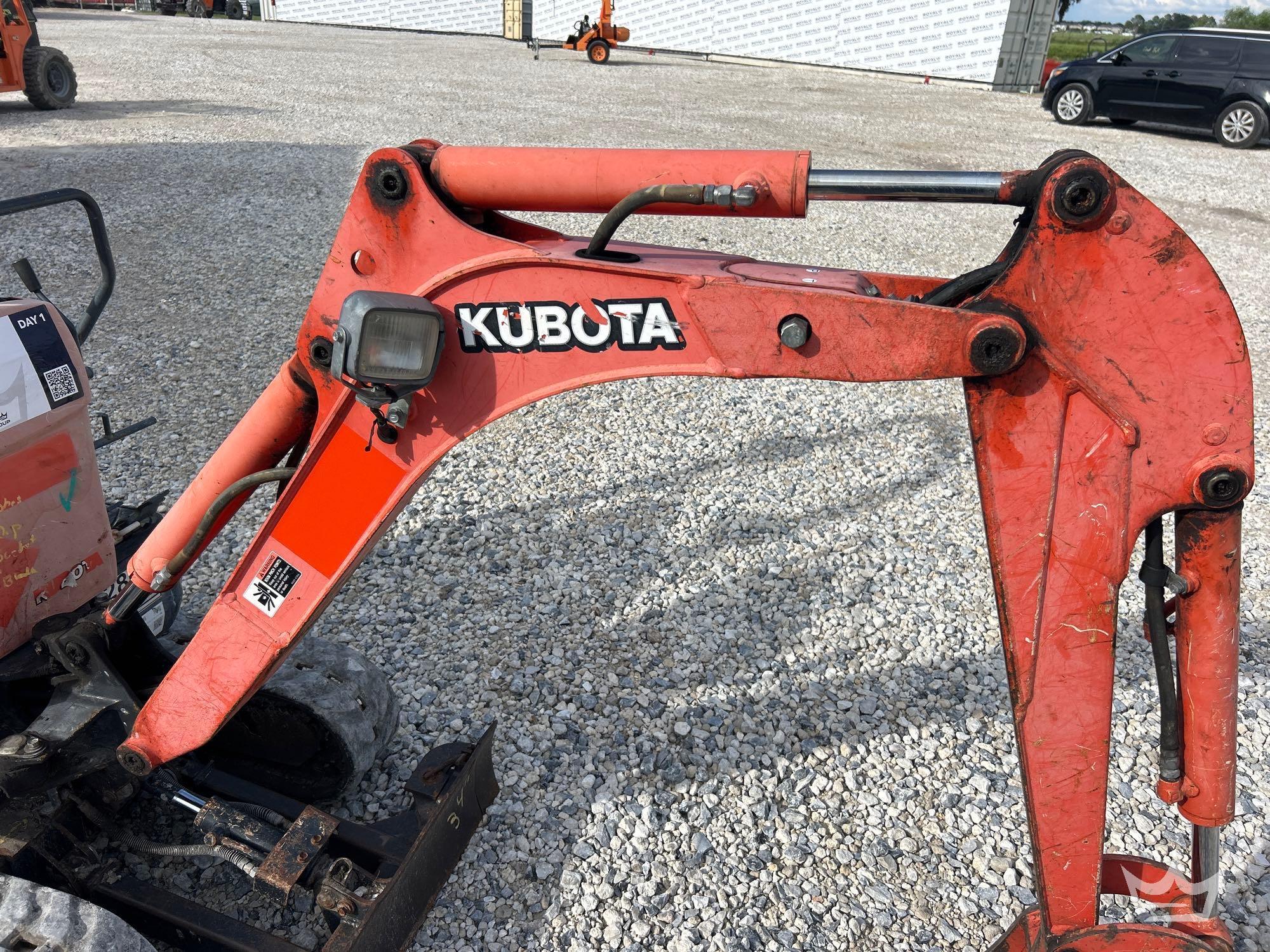 2019 Kubota K008-3