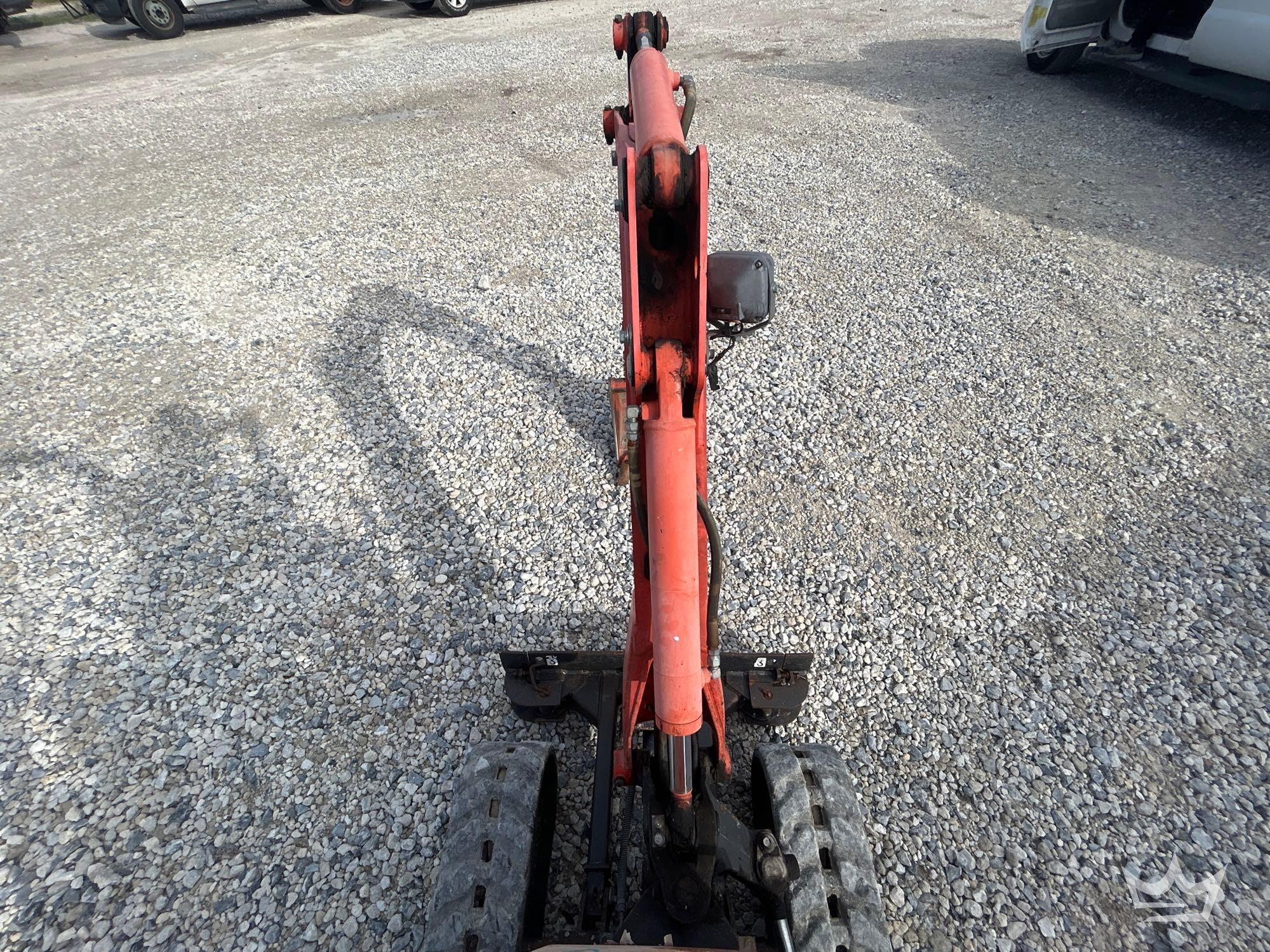 2019 Kubota K008-3