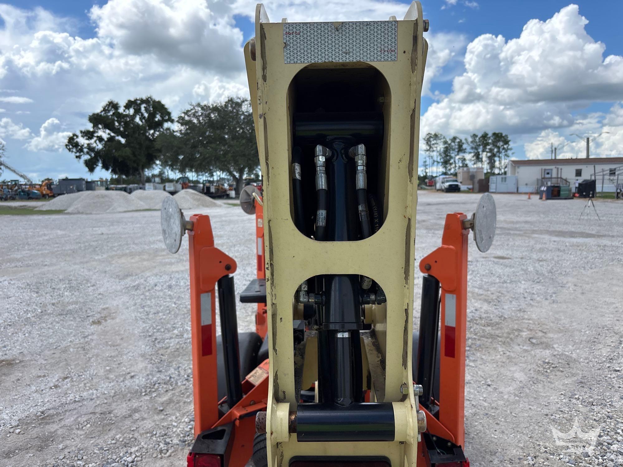 2019 JLG T350