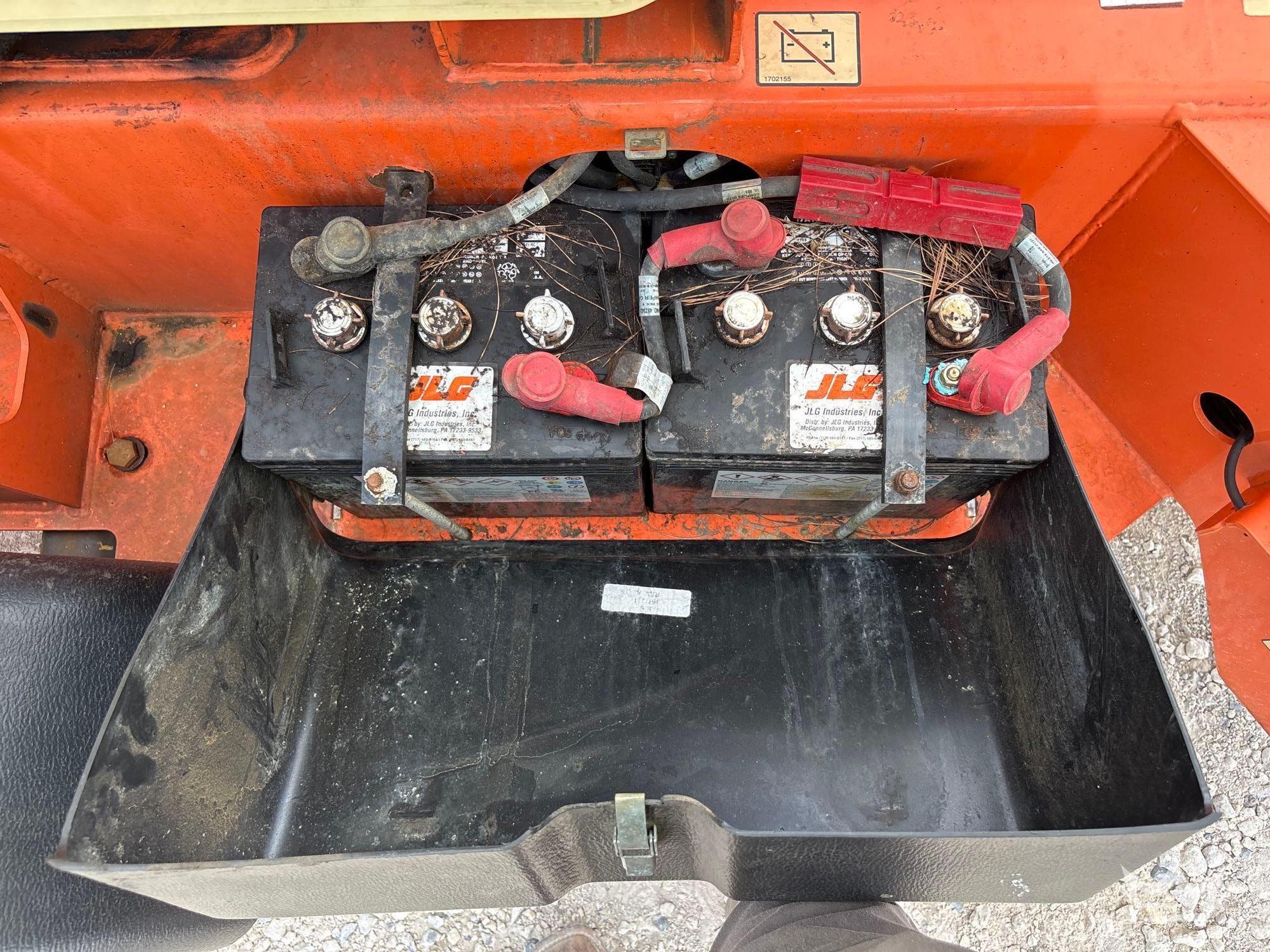 2019 JLG T350