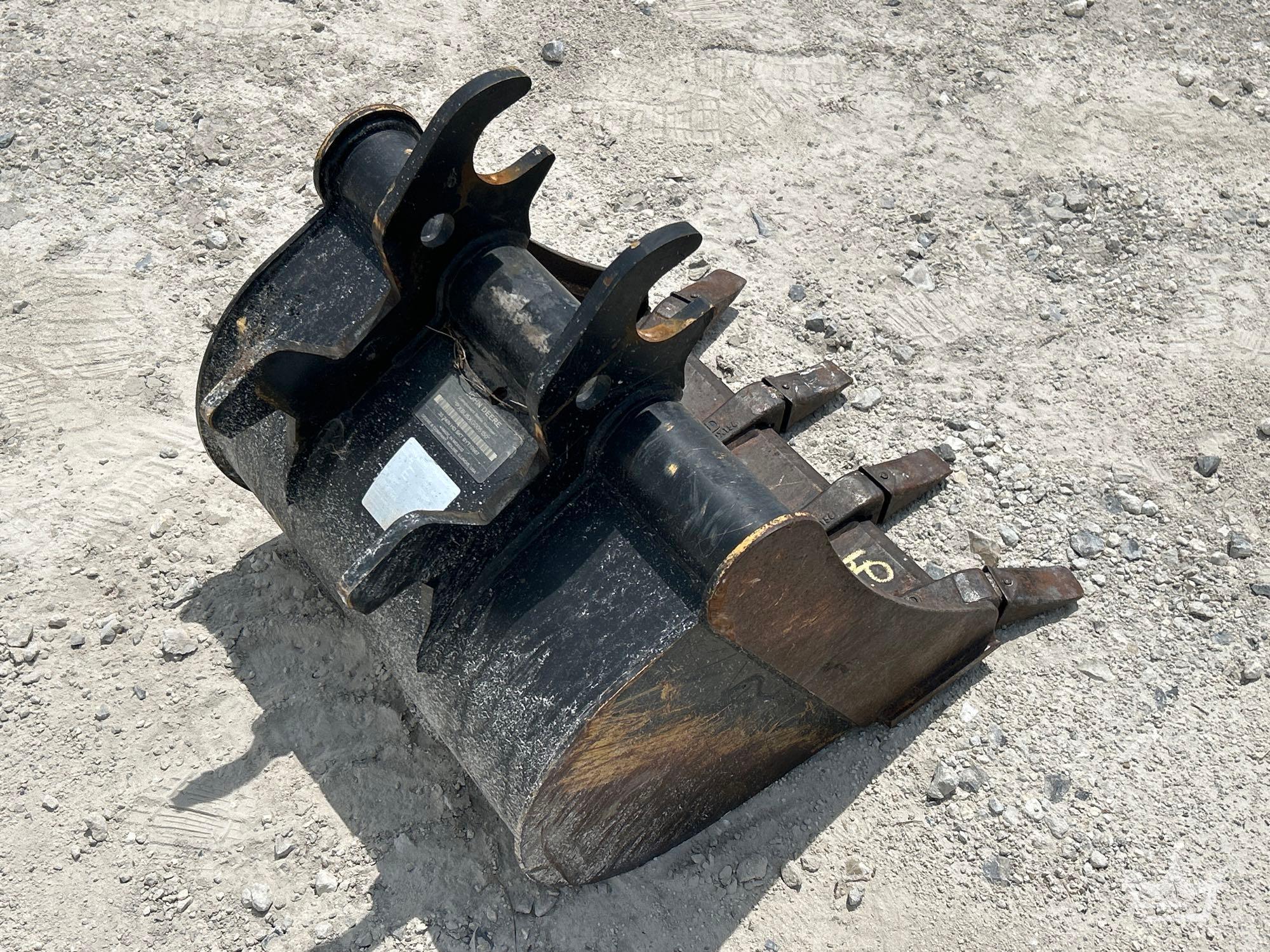 2022 John Deere 24 IN HONDA