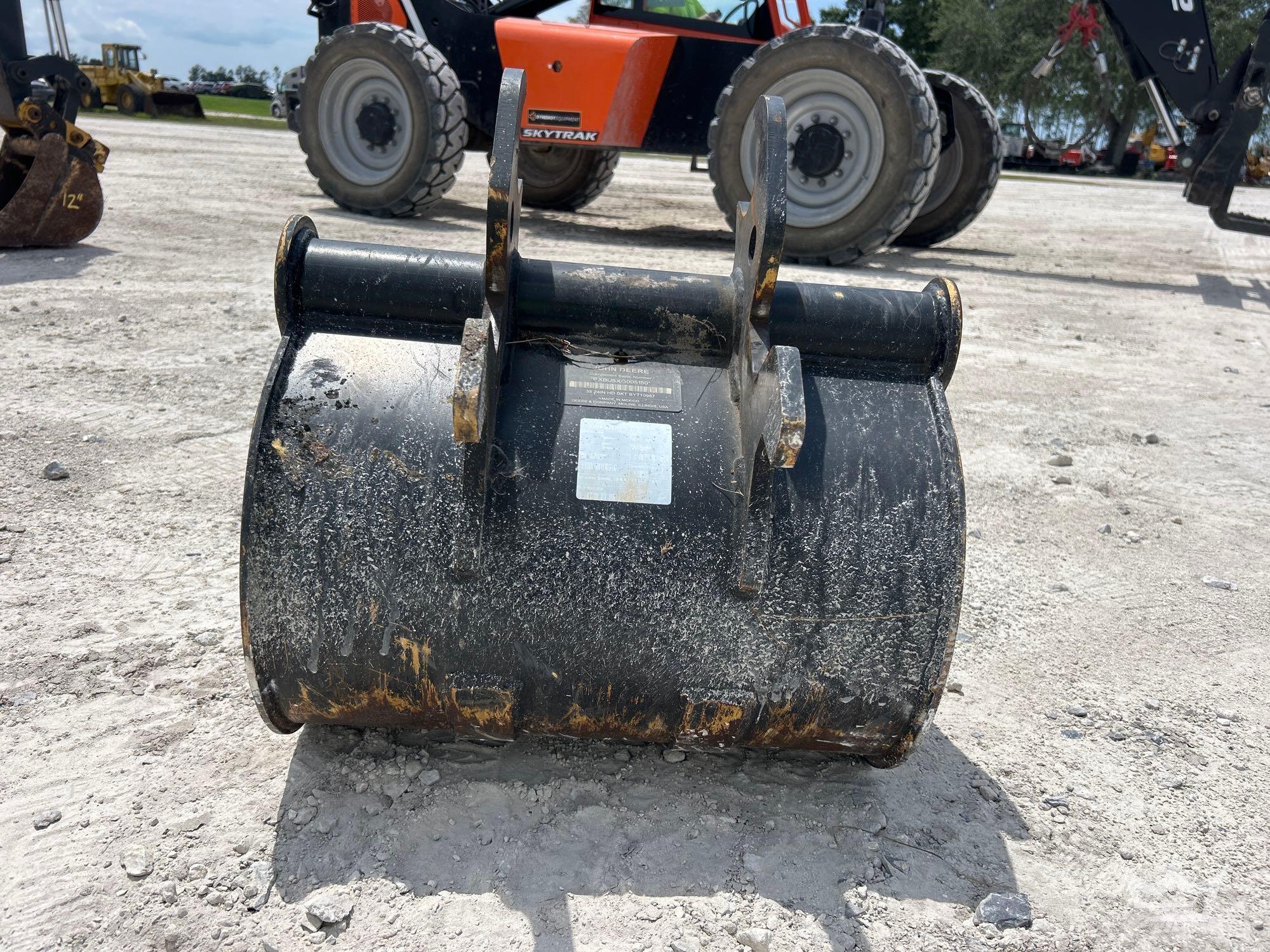 2022 John Deere 24 IN HONDA