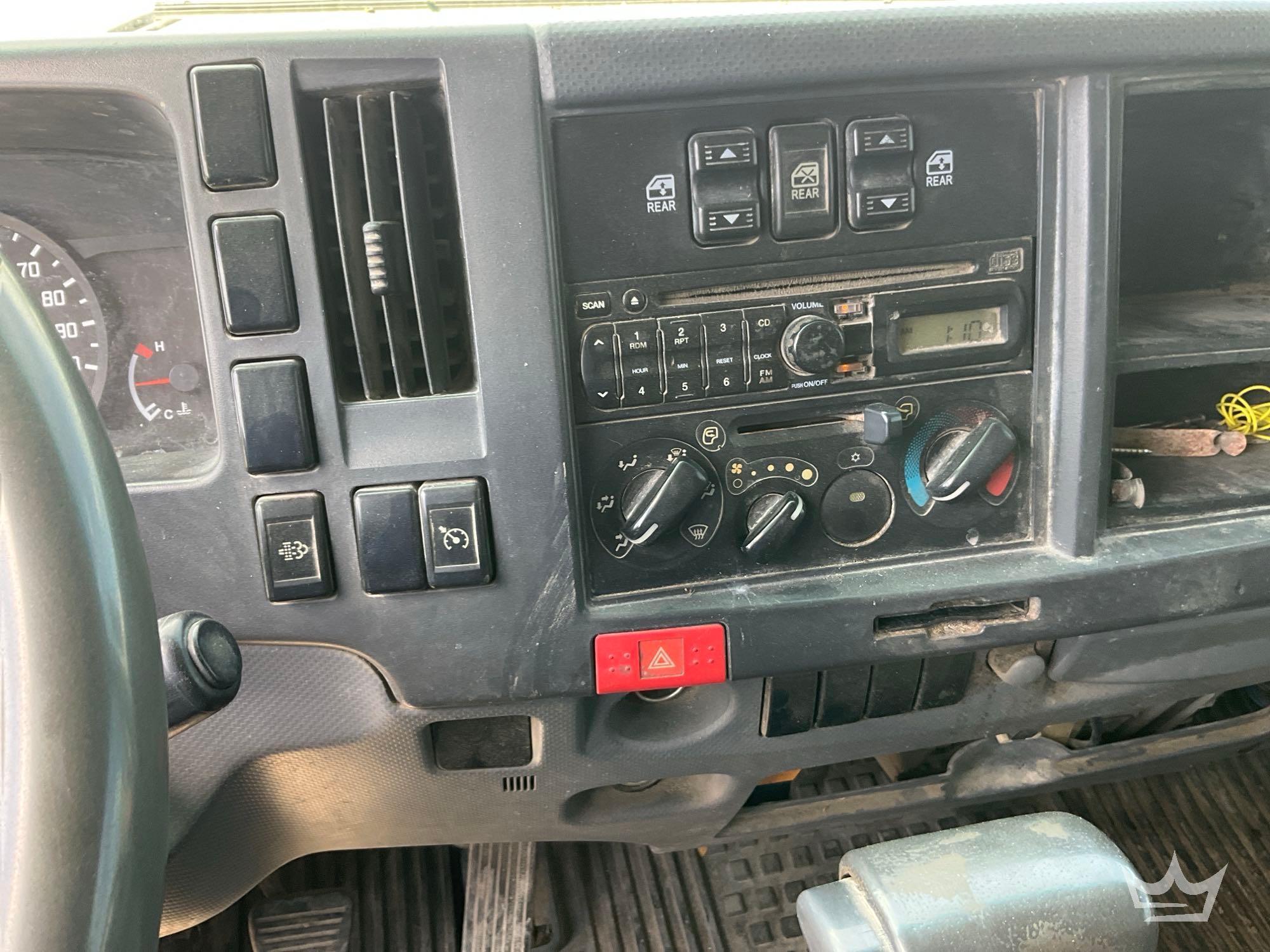 2009 Isuzu NPR HD