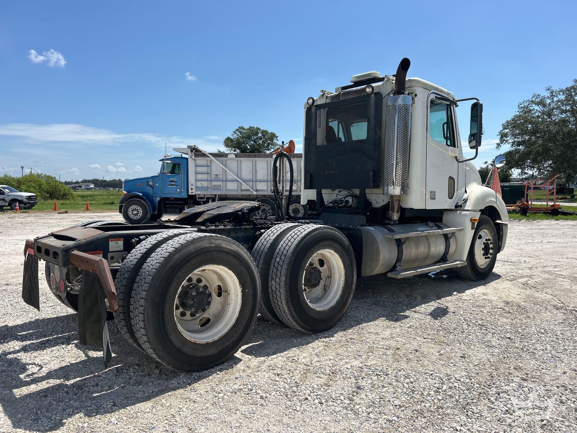 2006 Freightliner Columbia 120