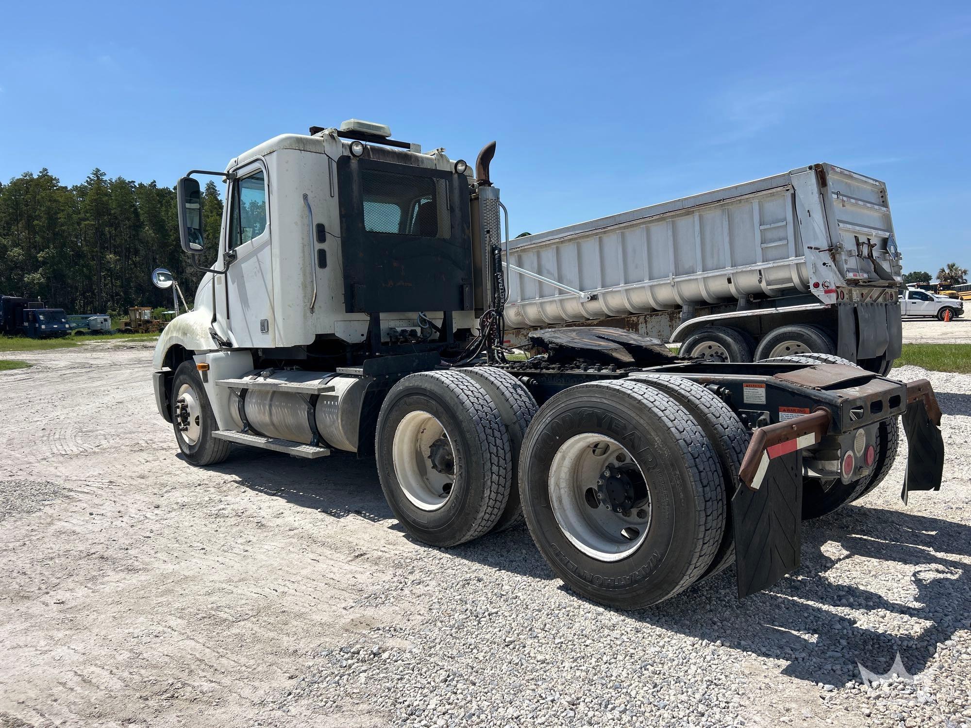 2006 Freightliner Columbia 120