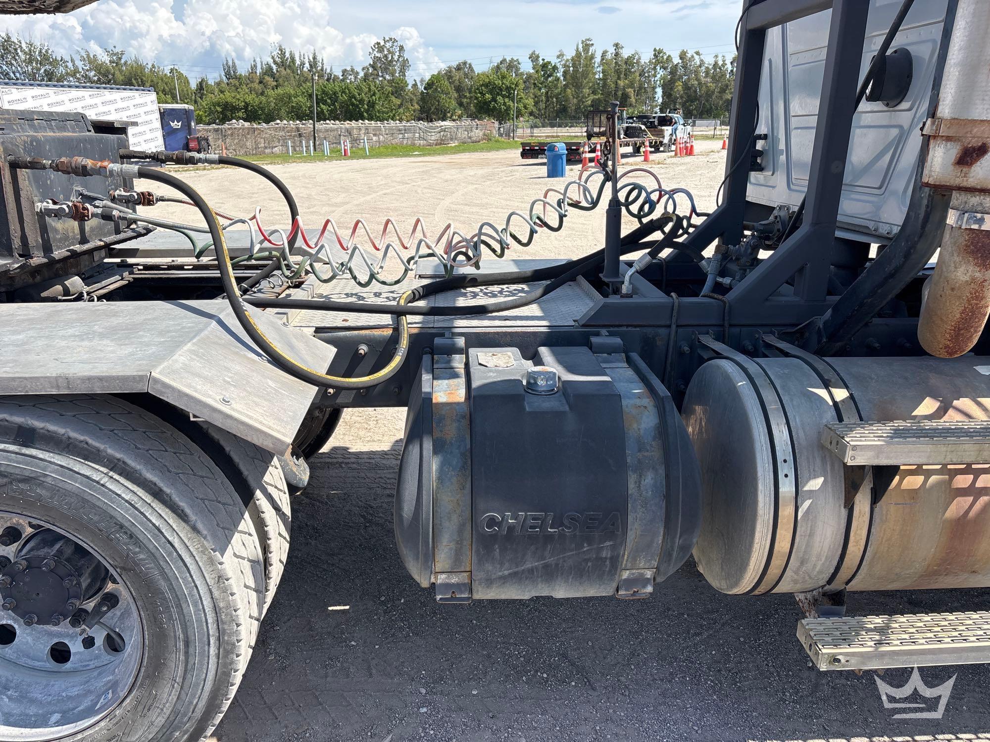 1997 Mack CH613