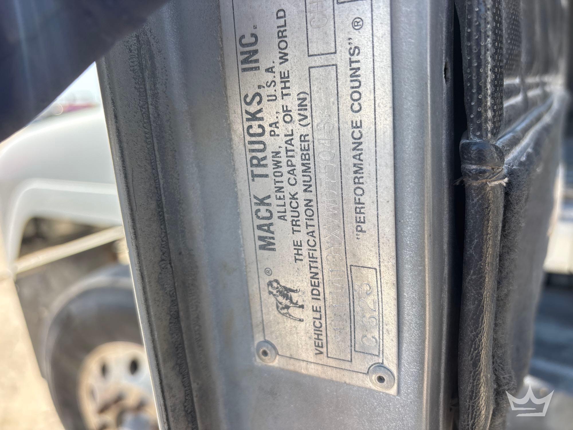 1997 Mack CH613