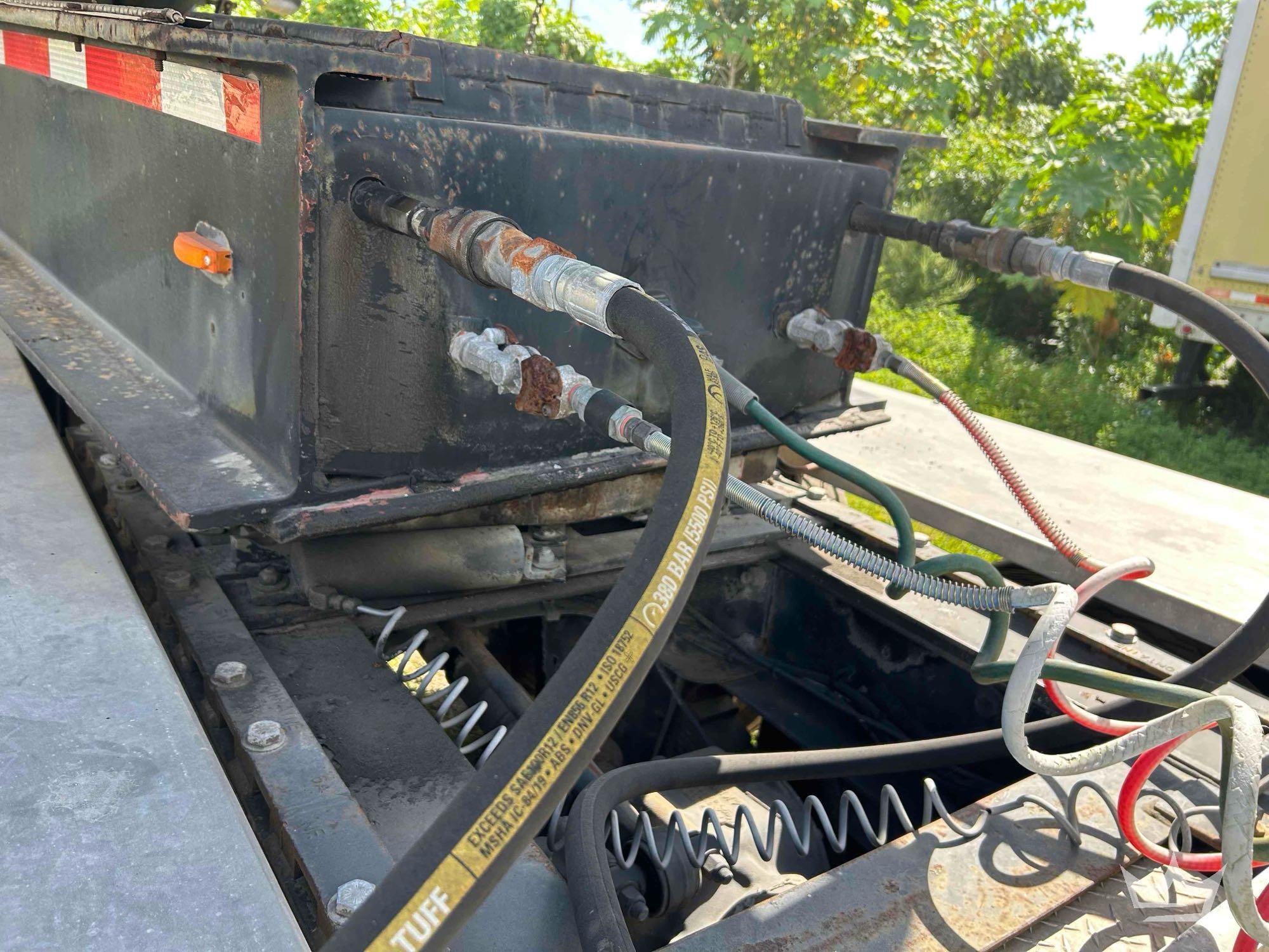 1997 Mack CH613