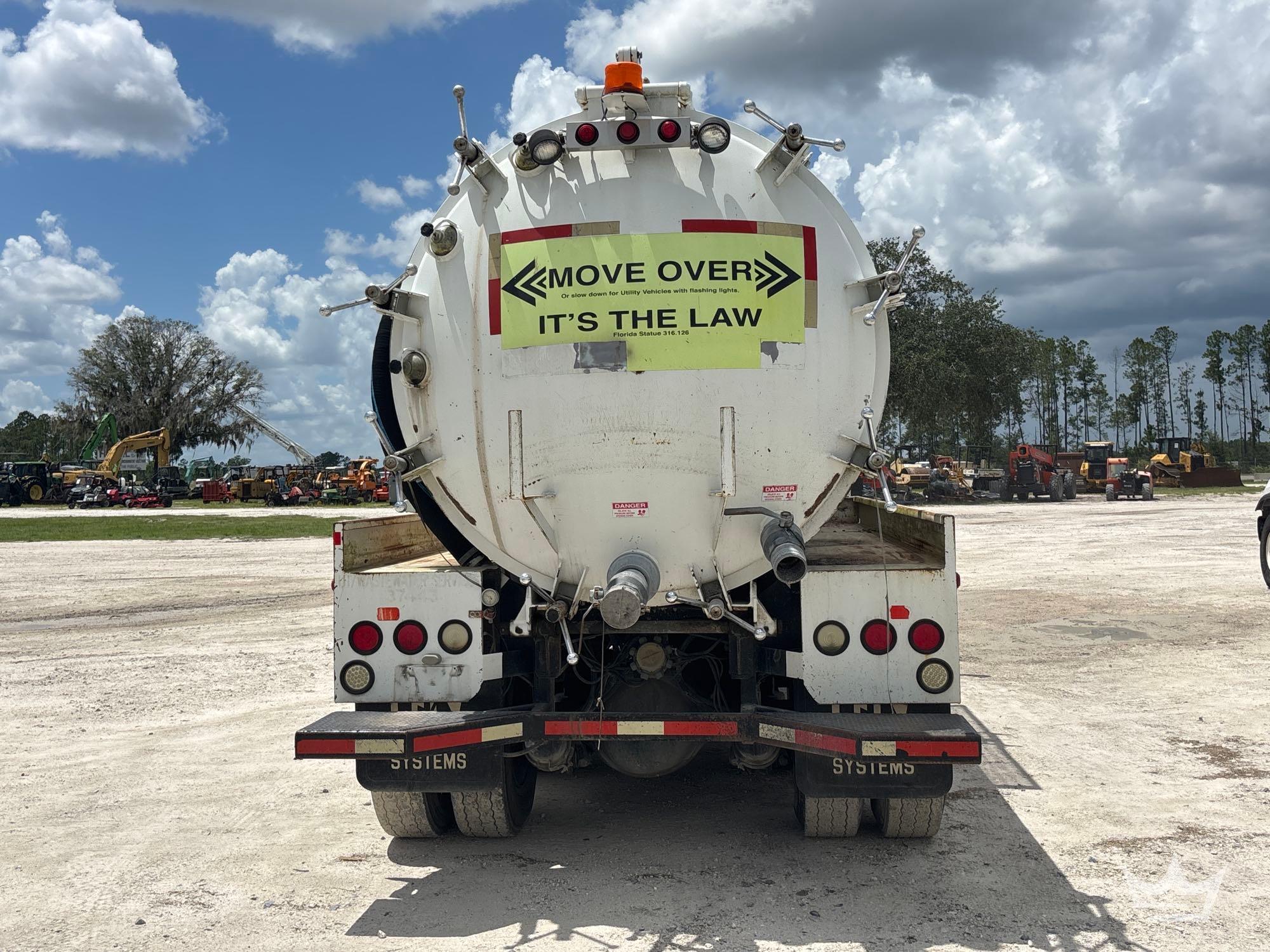 2015 Freightliner 114SD