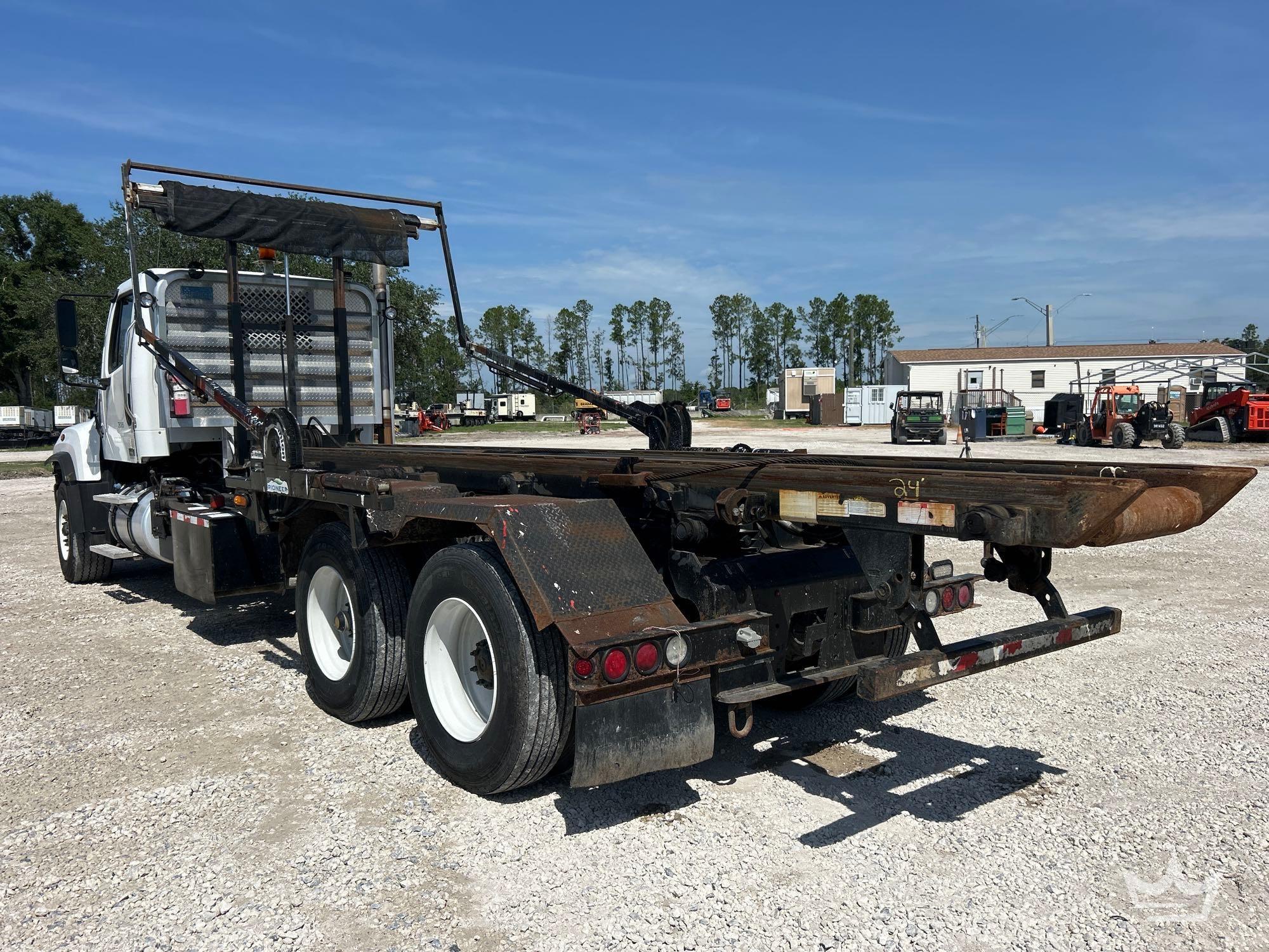 2016 Freightliner 114SD