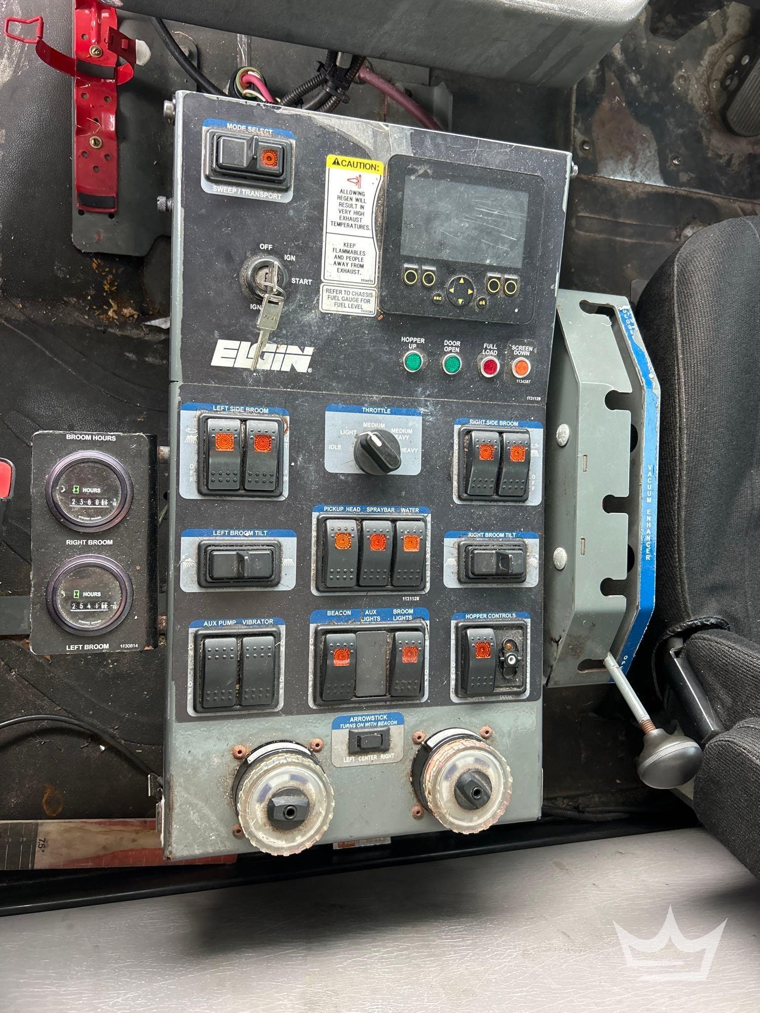 2019 Freightliner M2 106 SPORTCH