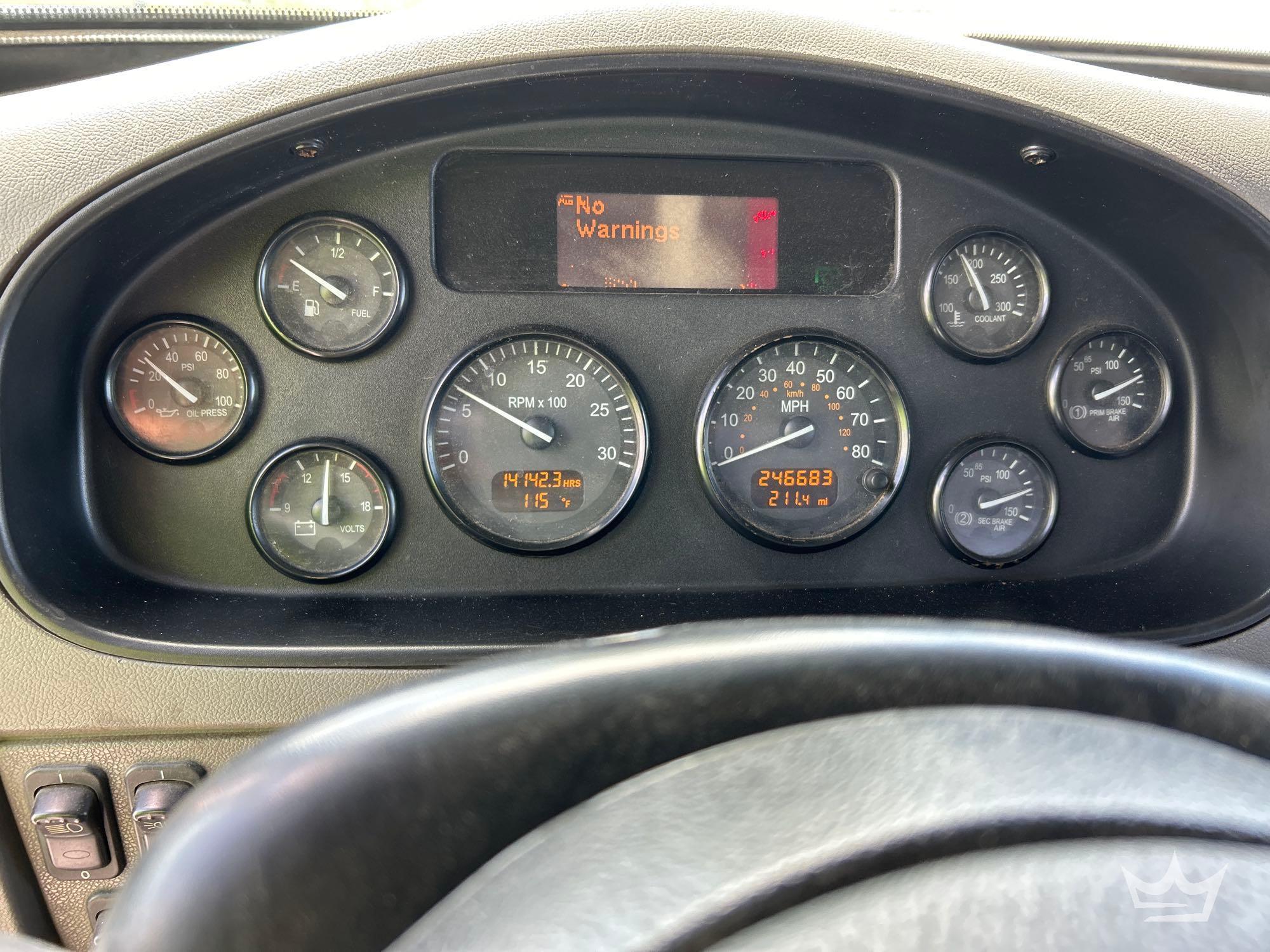 2016 Peterbilt 348