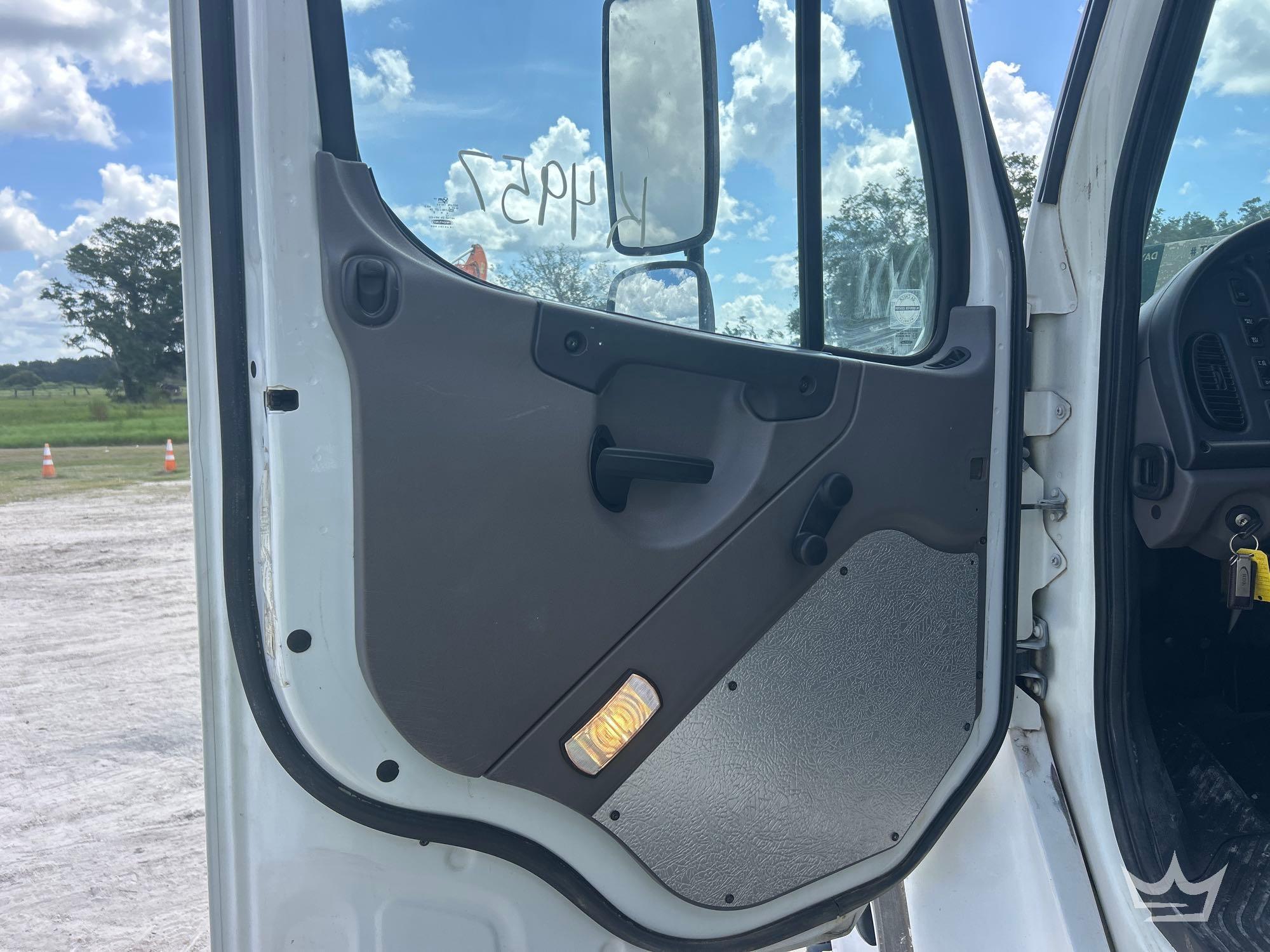 2016 Freightliner M2 106