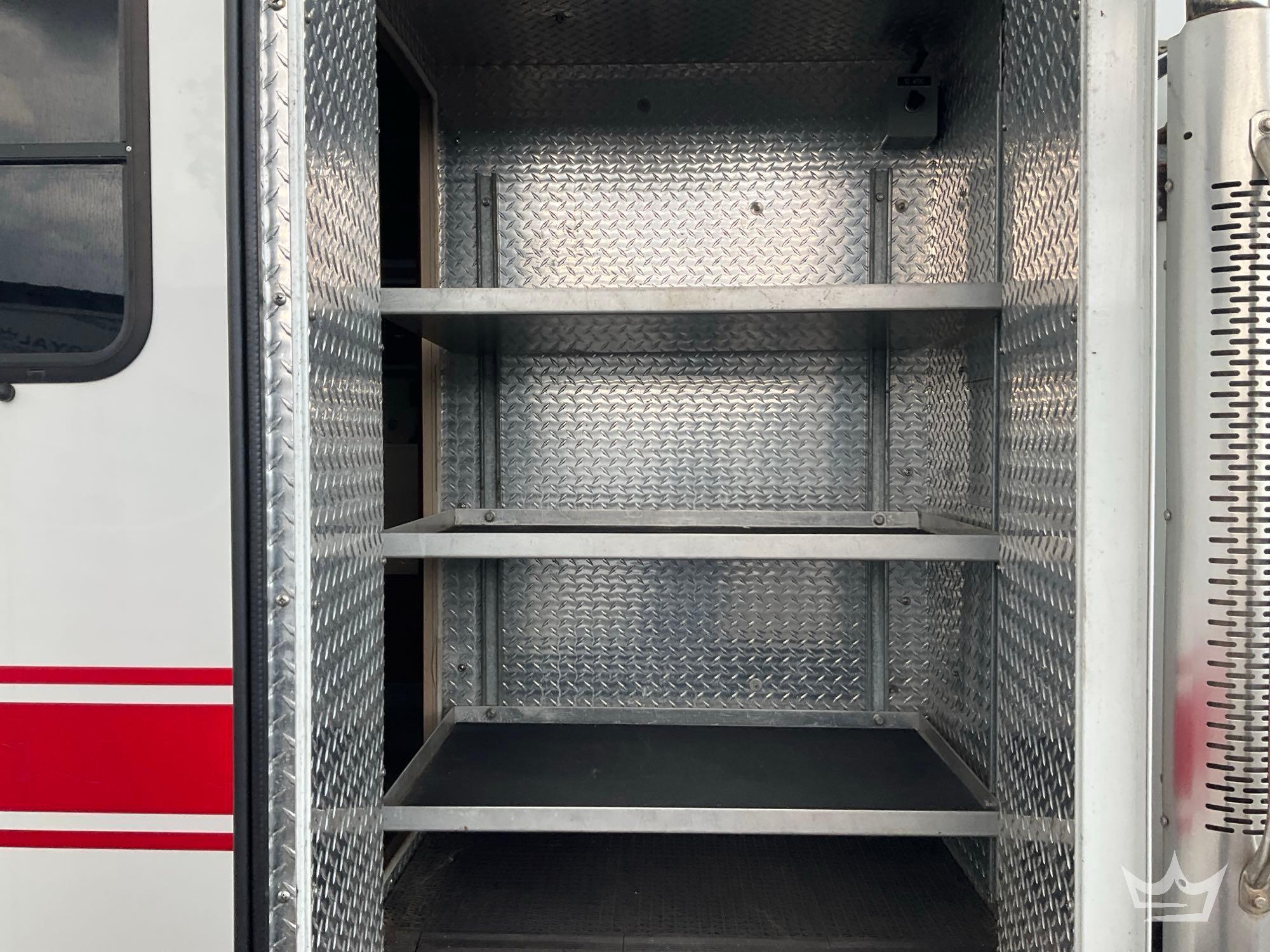 2004 Freightliner M2 106