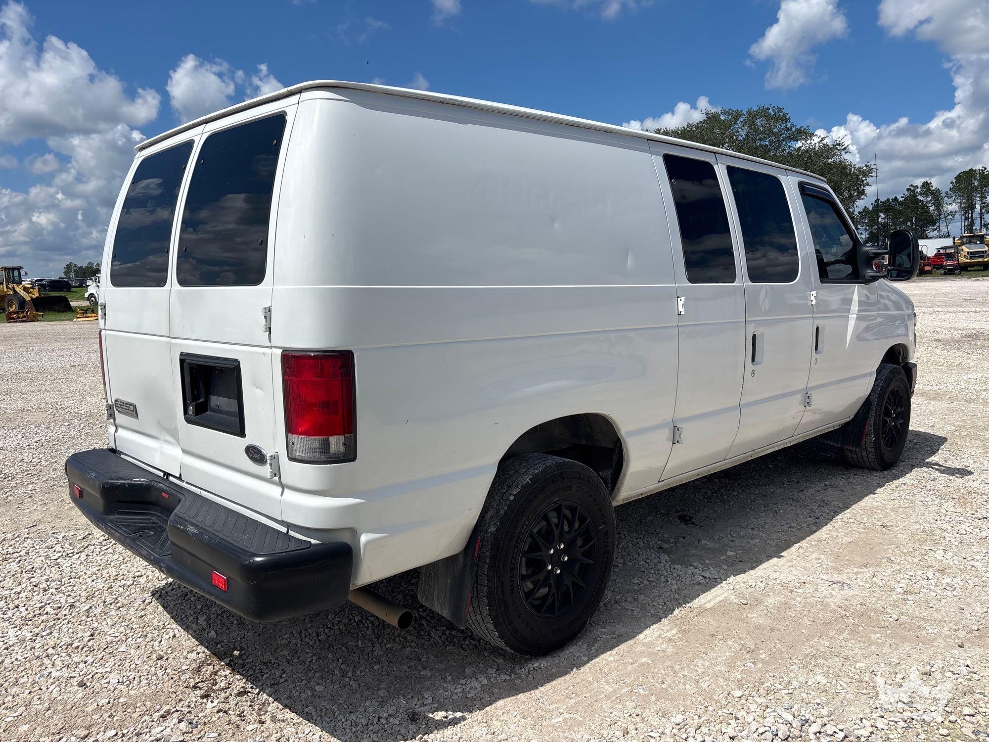2013 Ford E-250