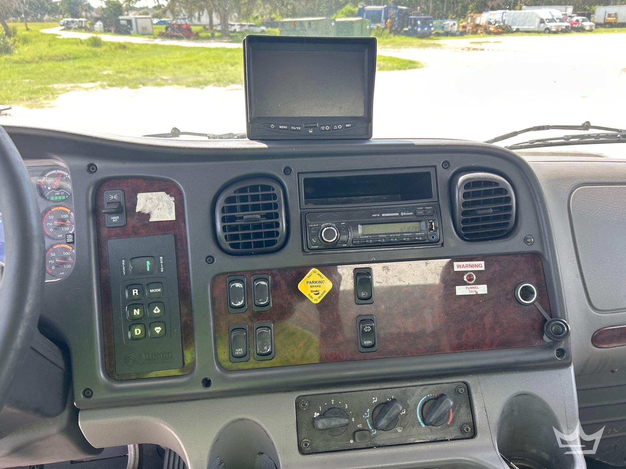 2016 Freightliner M2 106
