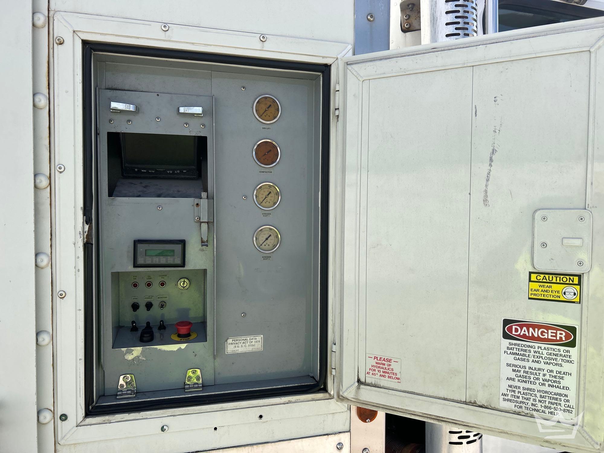 2016 Freightliner M2 106