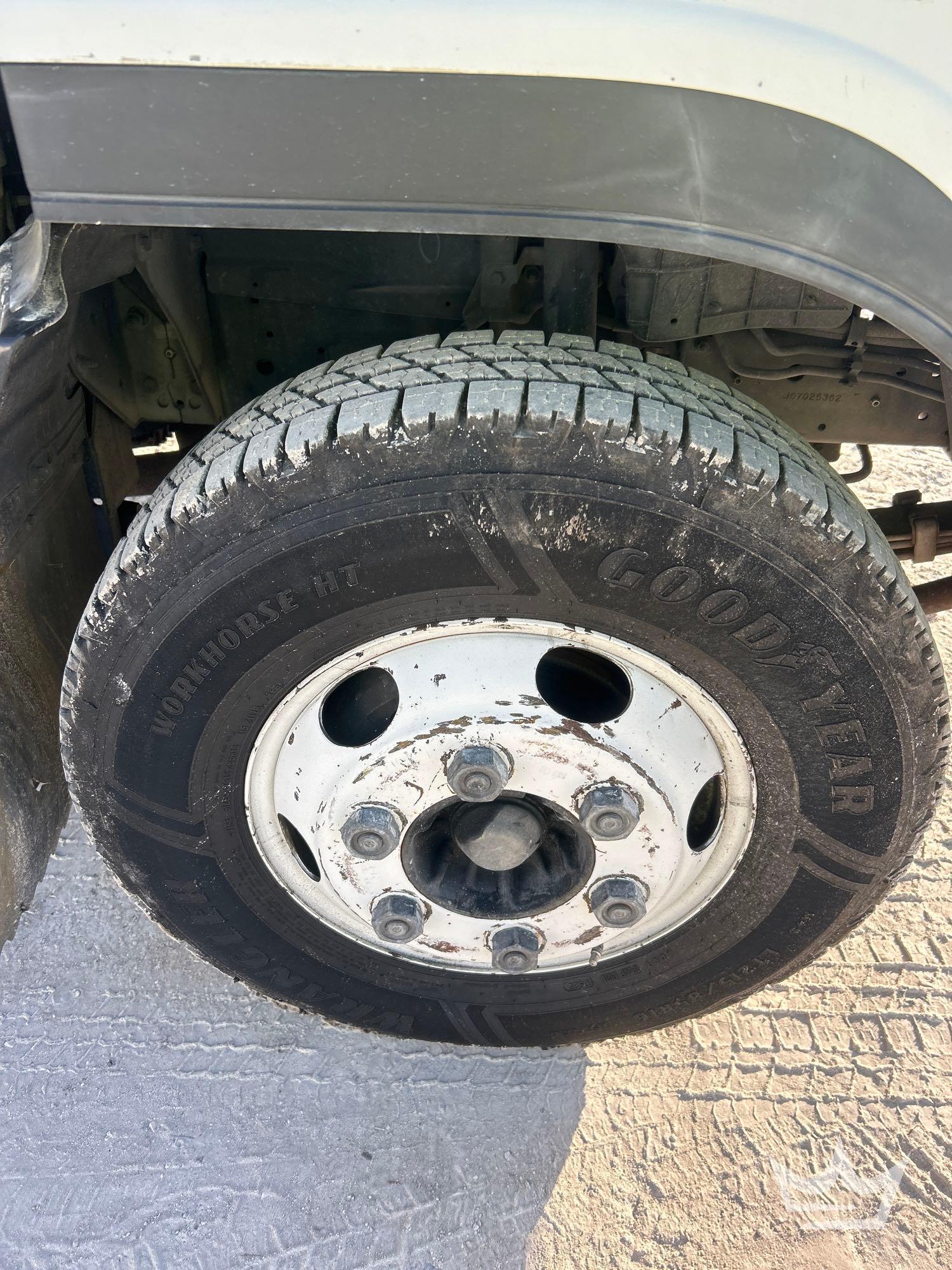 2006 Isuzu NPR