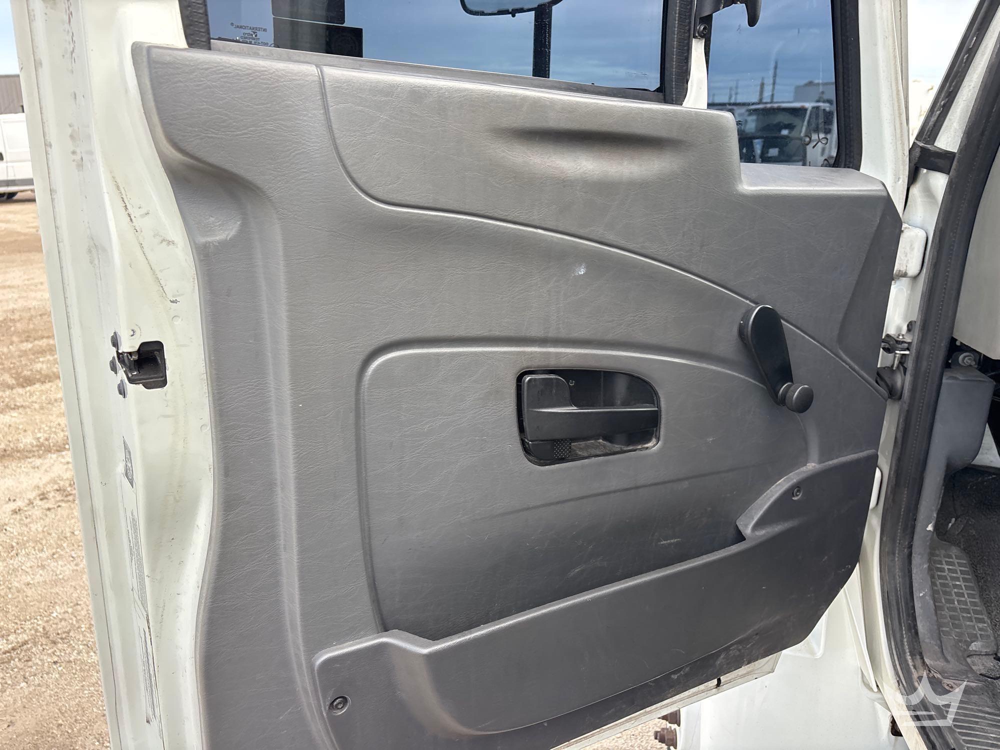 2018 International DURASTAR 4300